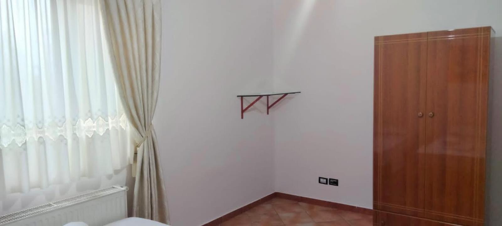 Vila Tahiri 2