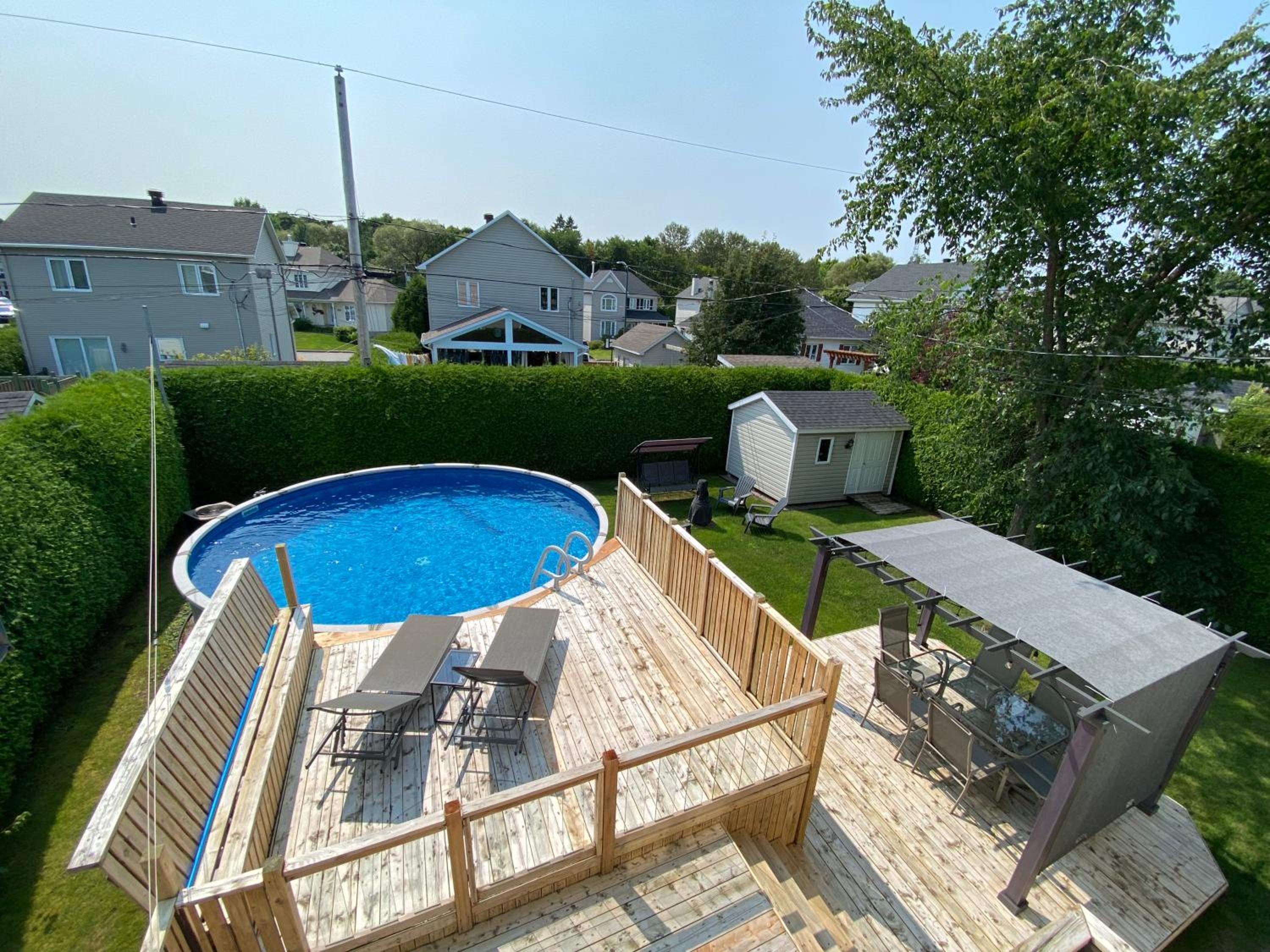 Lovely cottage with heated swimming pool