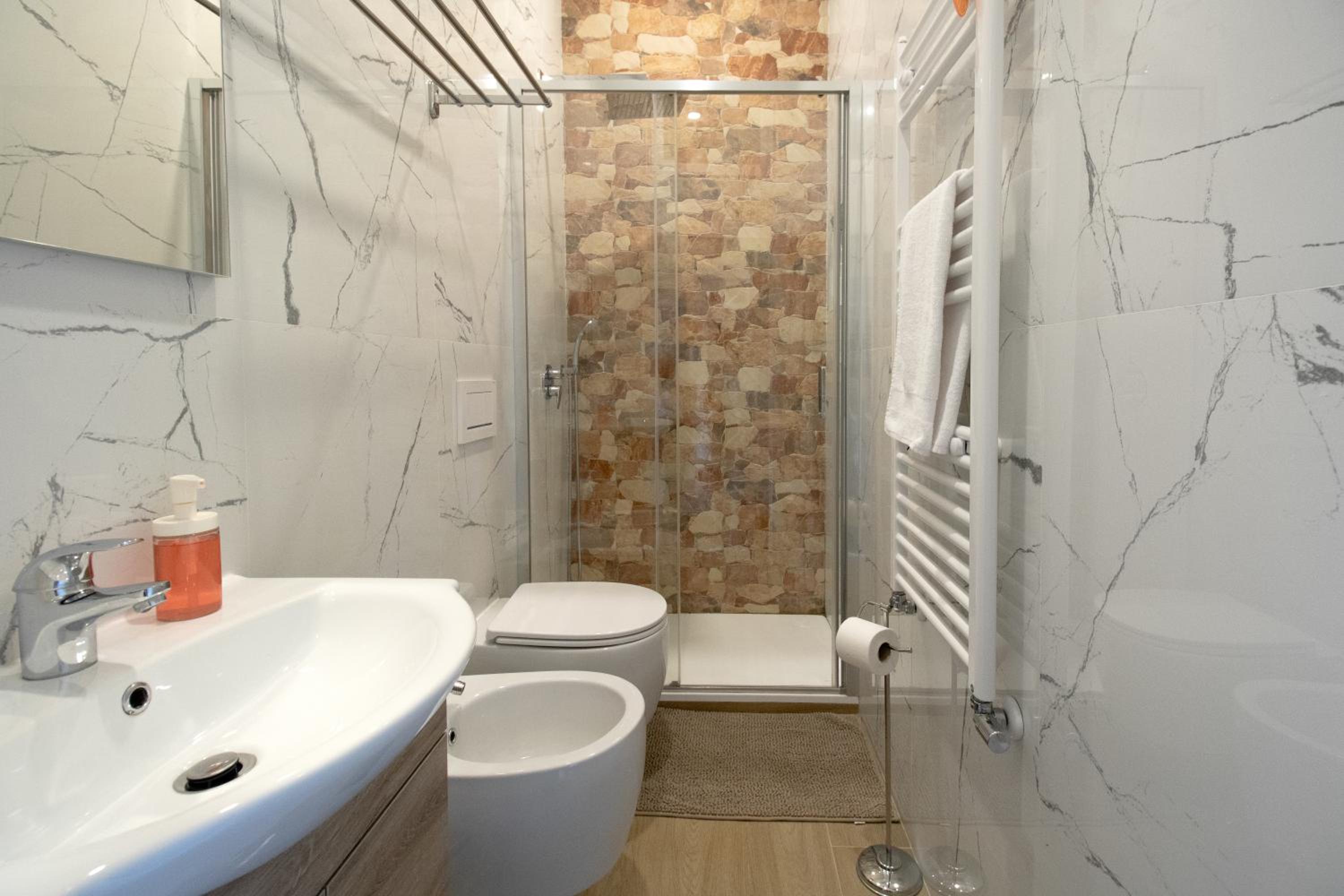 GARIBALDI ISOLA APARTMENTS - 80m from GARIBALDI station & 10min from CENTRALE station