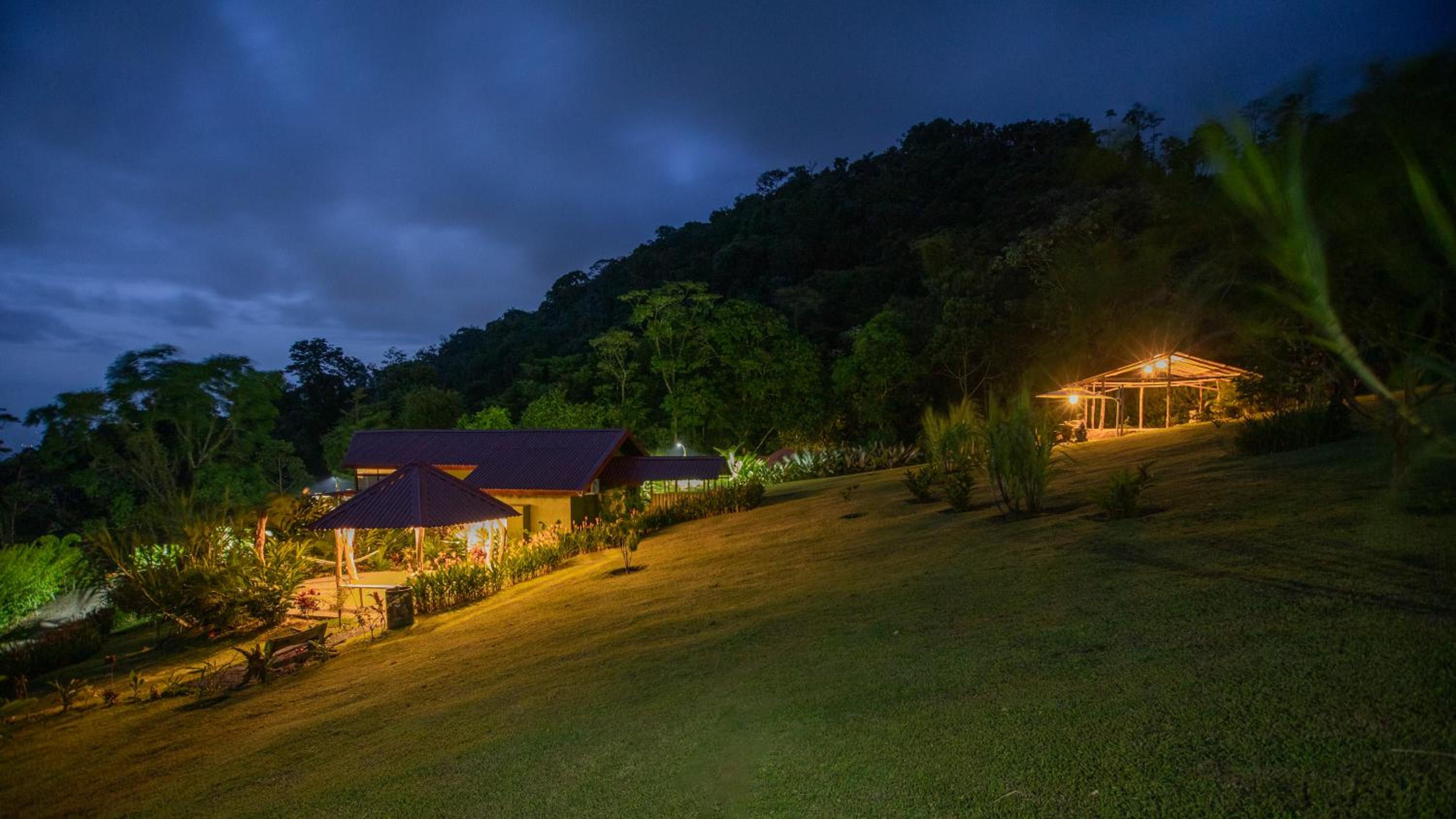 Cabañas Caeli, La Perezosa, La Fortuna Rainforest Glass Cabin w Amazing Views