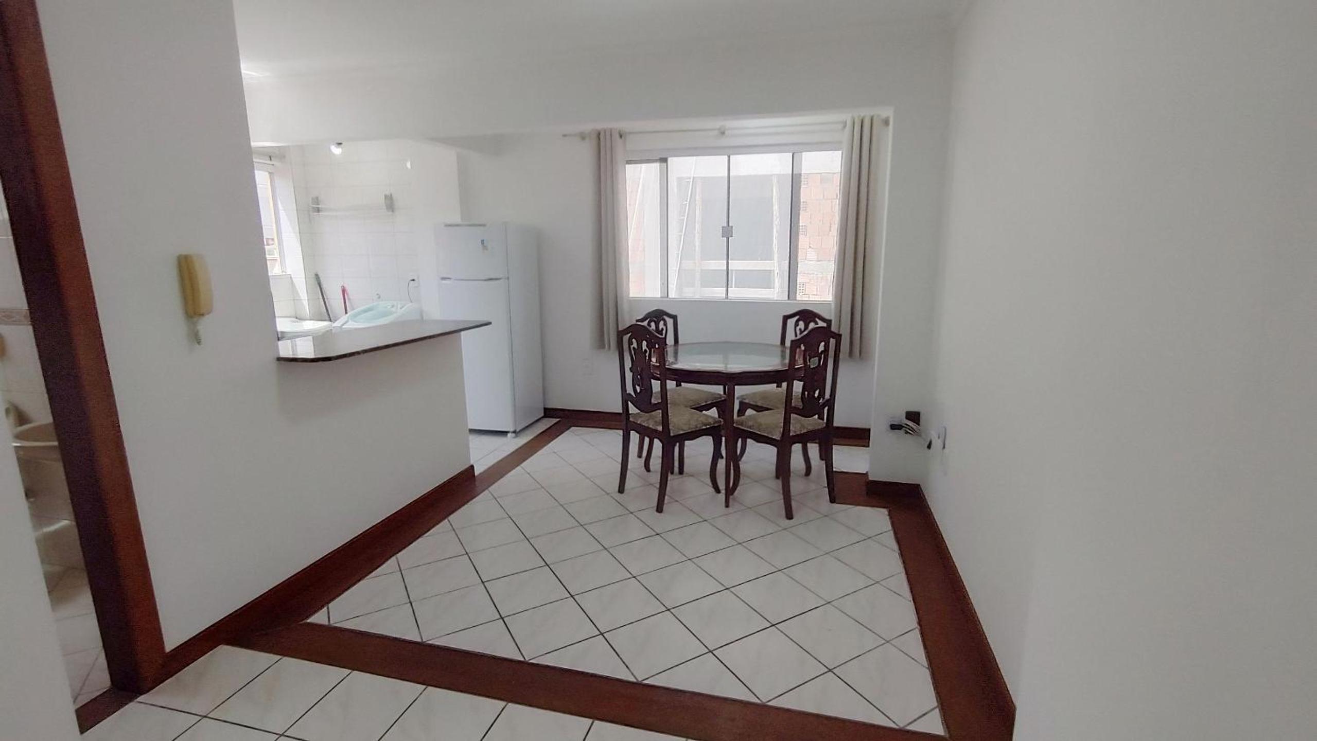 Apartamento a uma quadra da praia