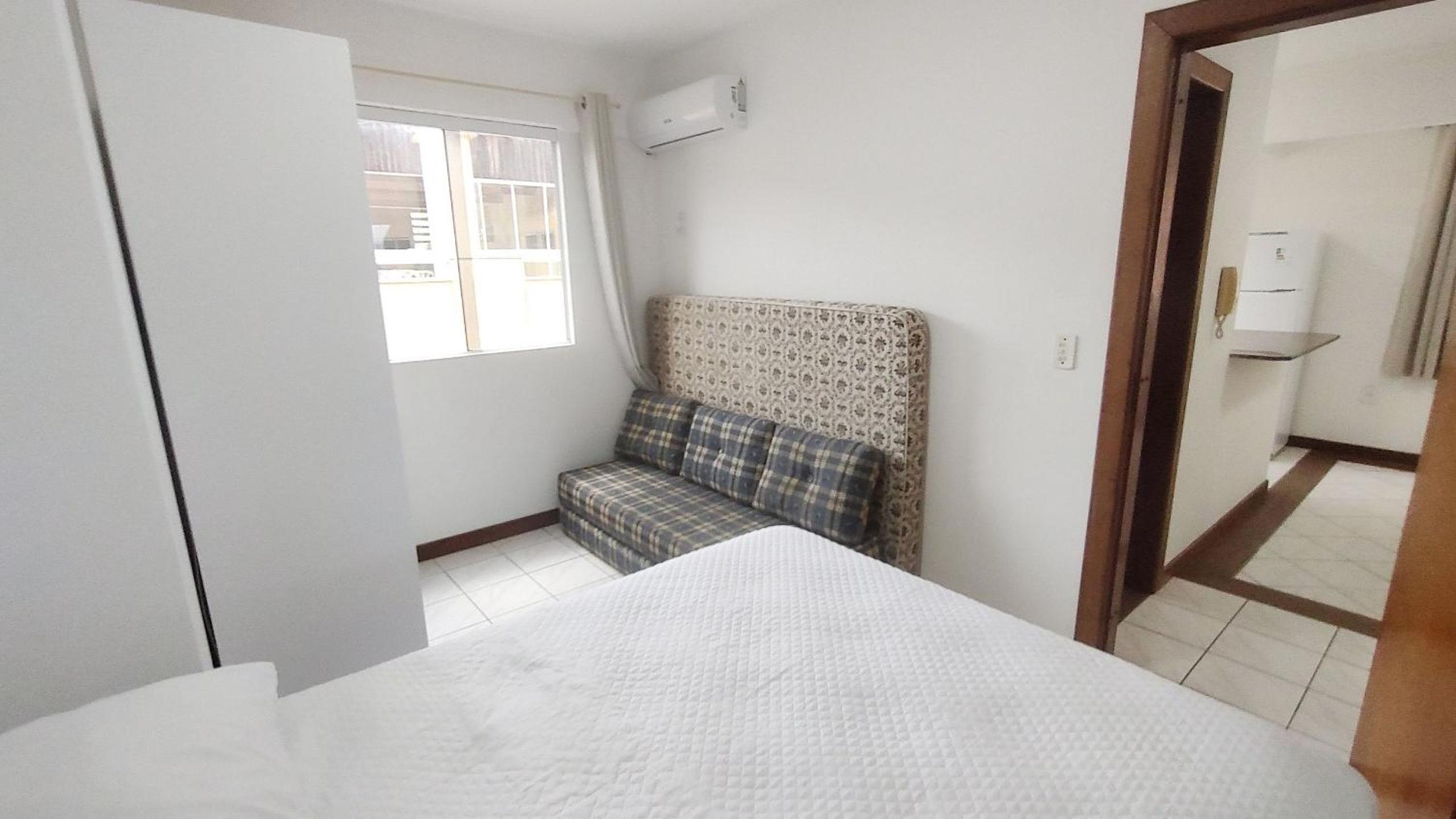 Apartamento a uma quadra da praia