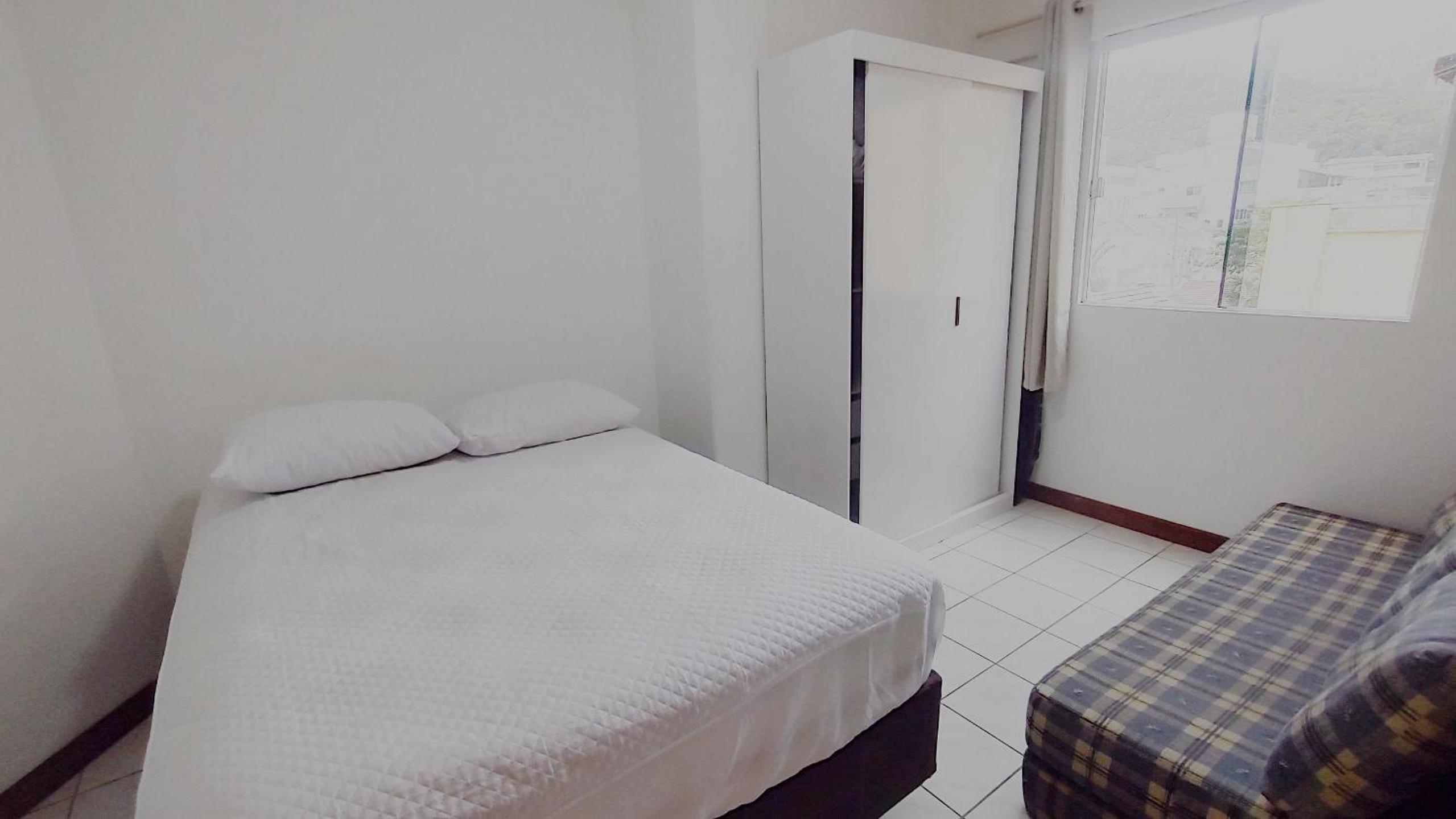 Apartamento a uma quadra da praia