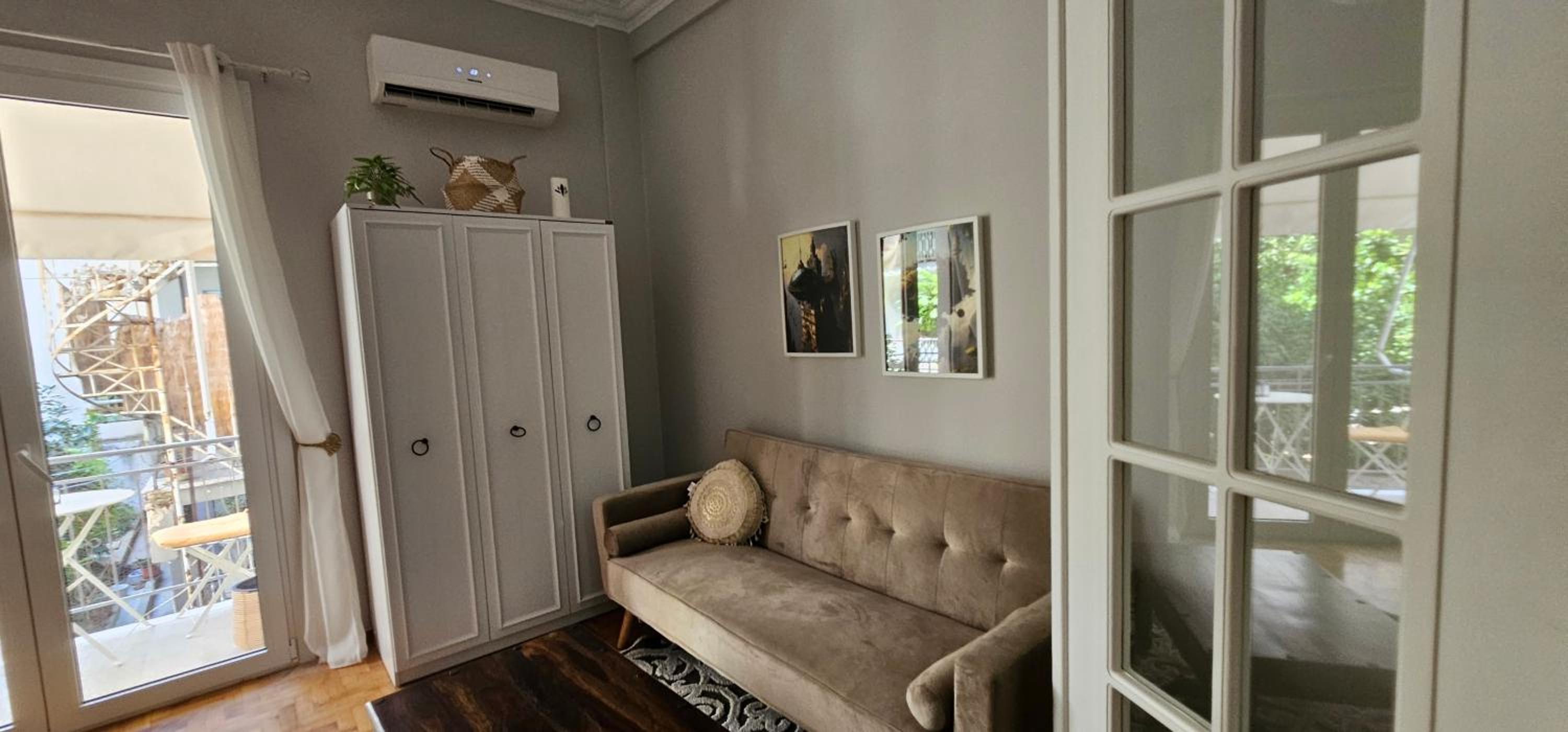 Cozy and quiet apartment , convenient location in Athens