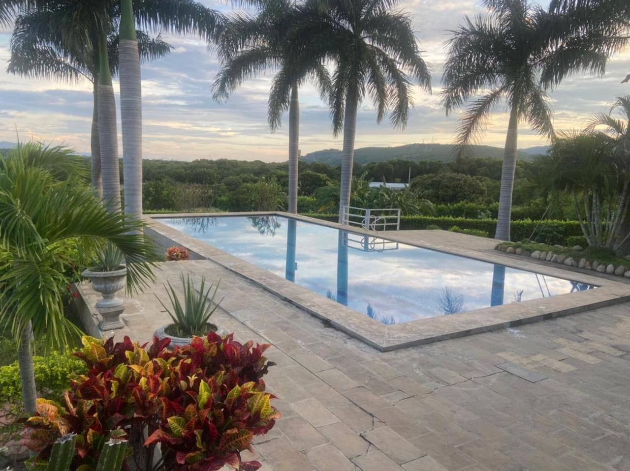 Hermosa Casa Con piscina y bbq