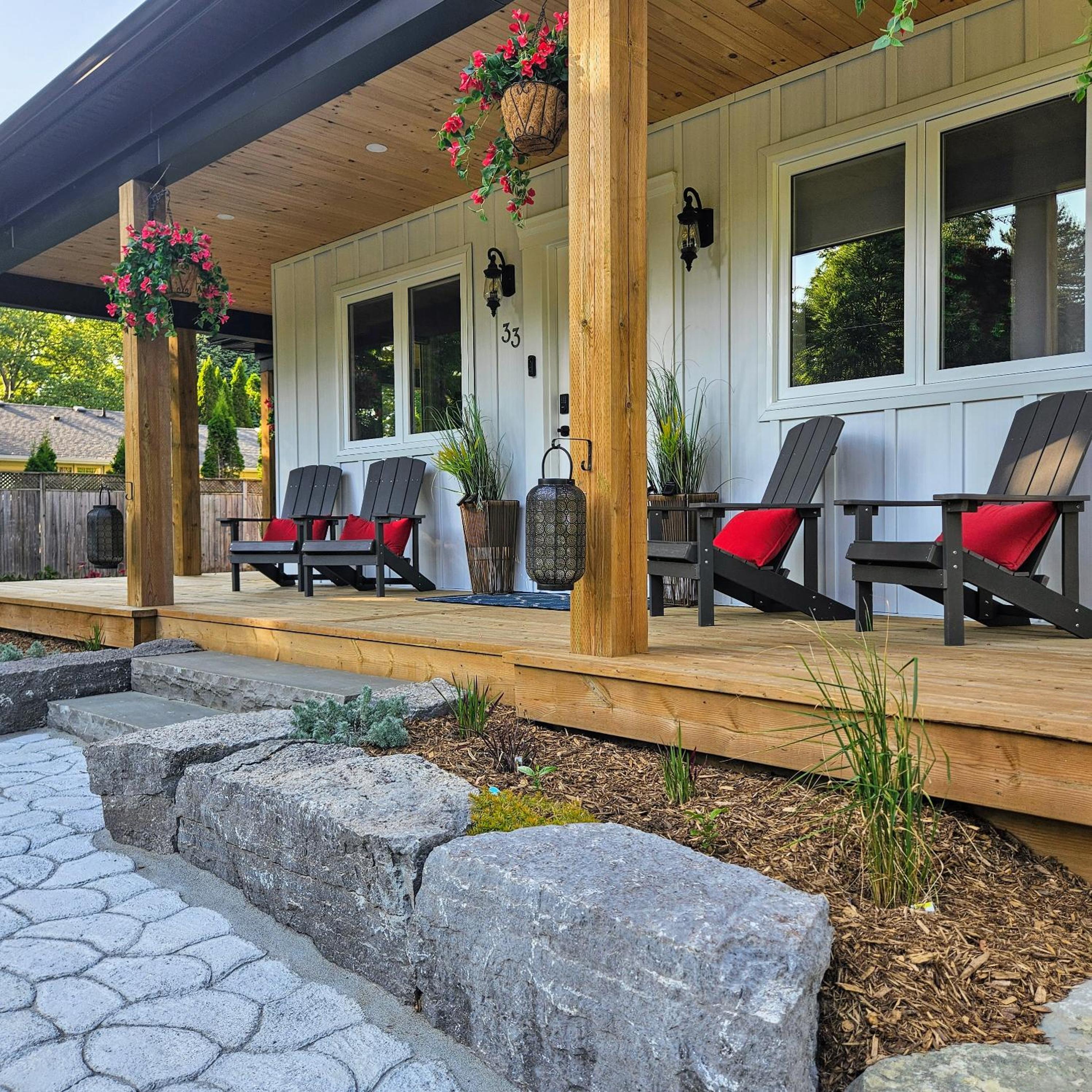 Redwood Suite - Image 1