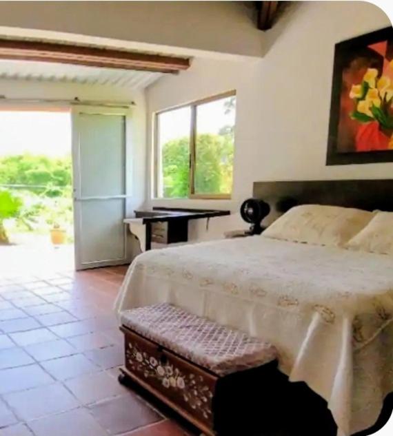 Habitación PRIVADA EN HERMOSA FINCA en el QUINDÍO con PISCINA