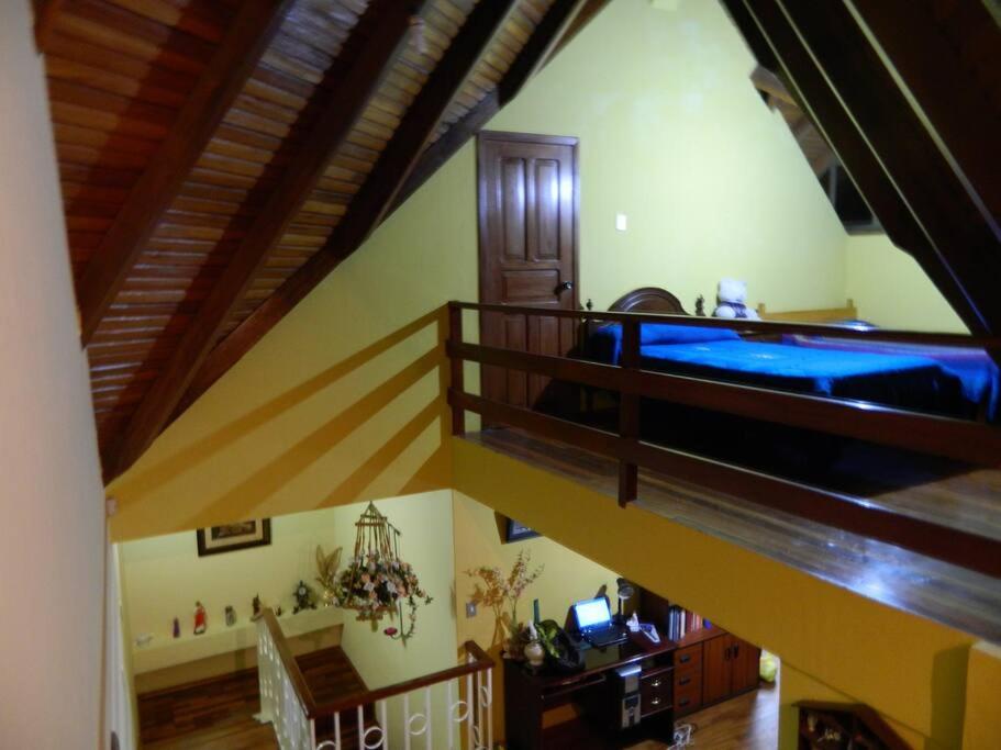 Casa completa grupos o familia - Ambato view 4