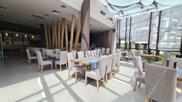 Aspen Golf Resort and SPA, Studio J006