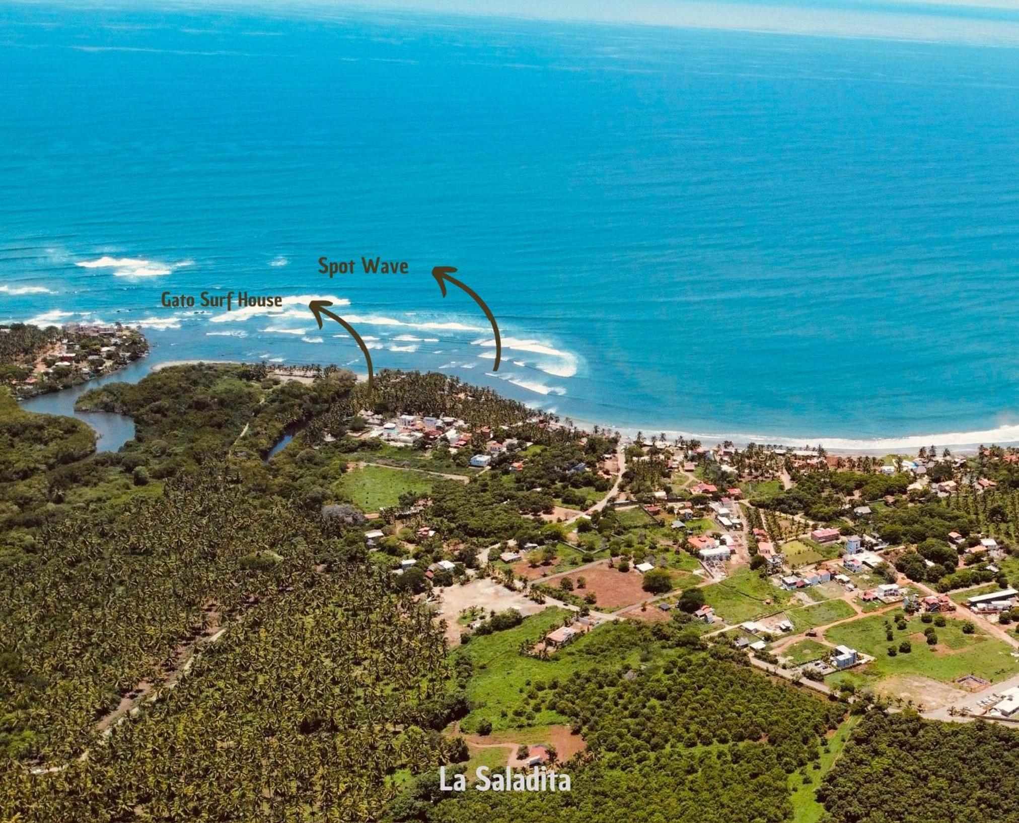 Villa Rincón del surf, 50m spot surf, AC, Starlink, Alberca, Terraza, La Saladita view 3