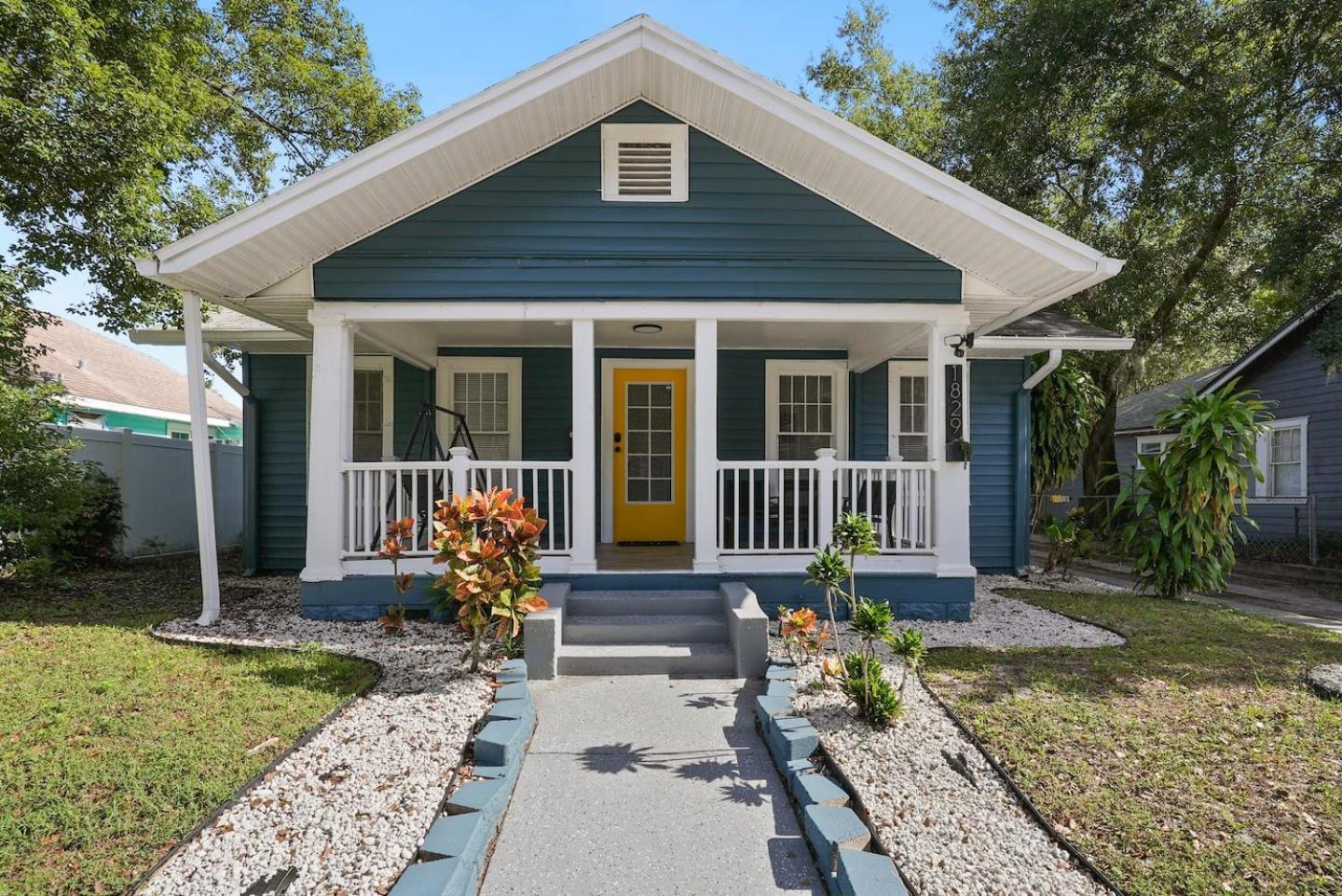 Orlando Retreat With Fireplace
