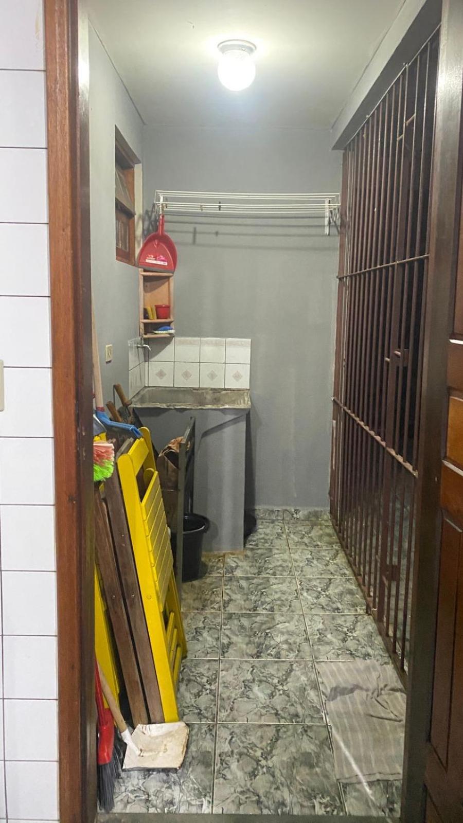 Casa confortável p 13 praia Itaguá Ubatuba