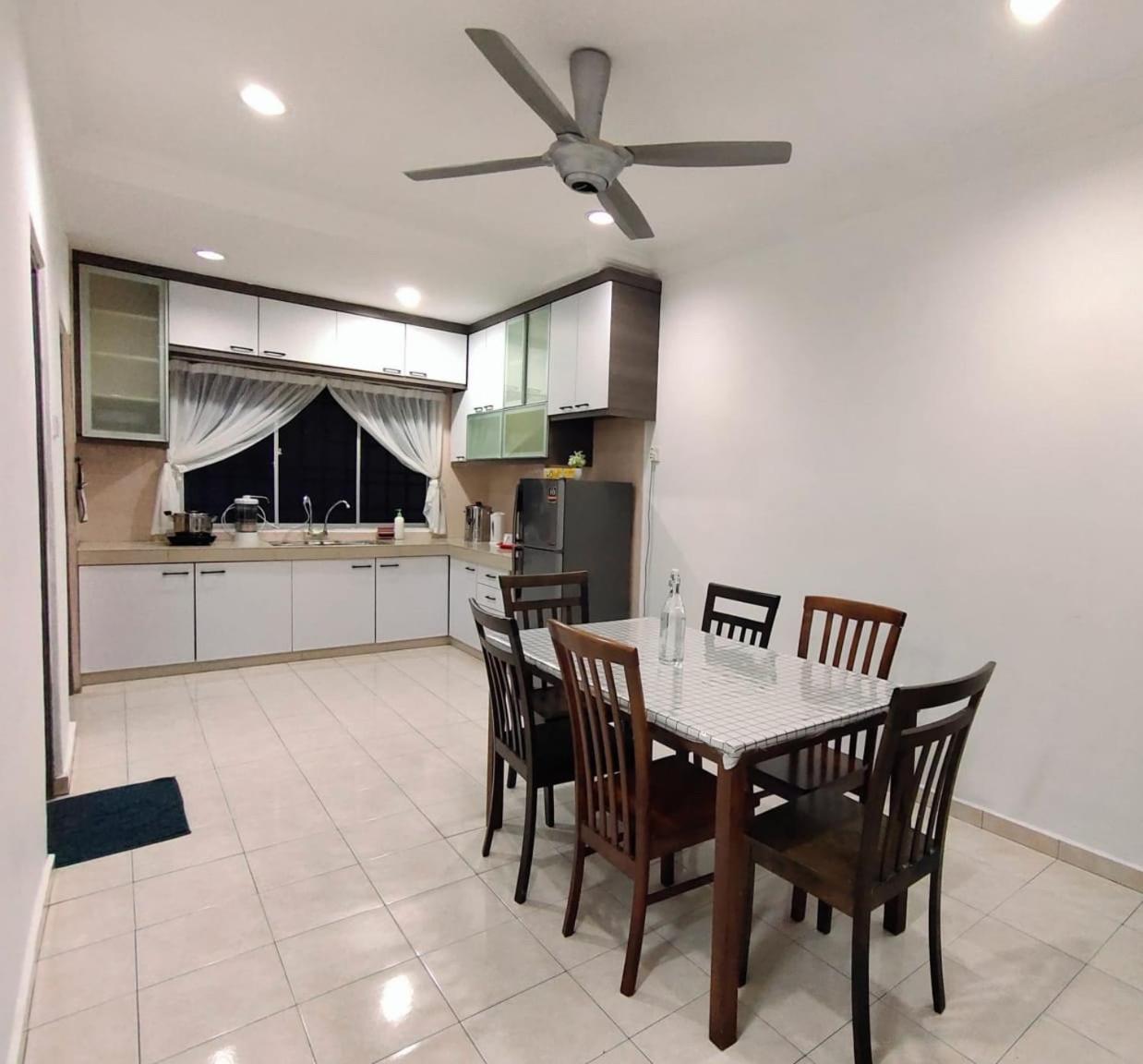 U&I HOMESTAY KAMPAR photo 8