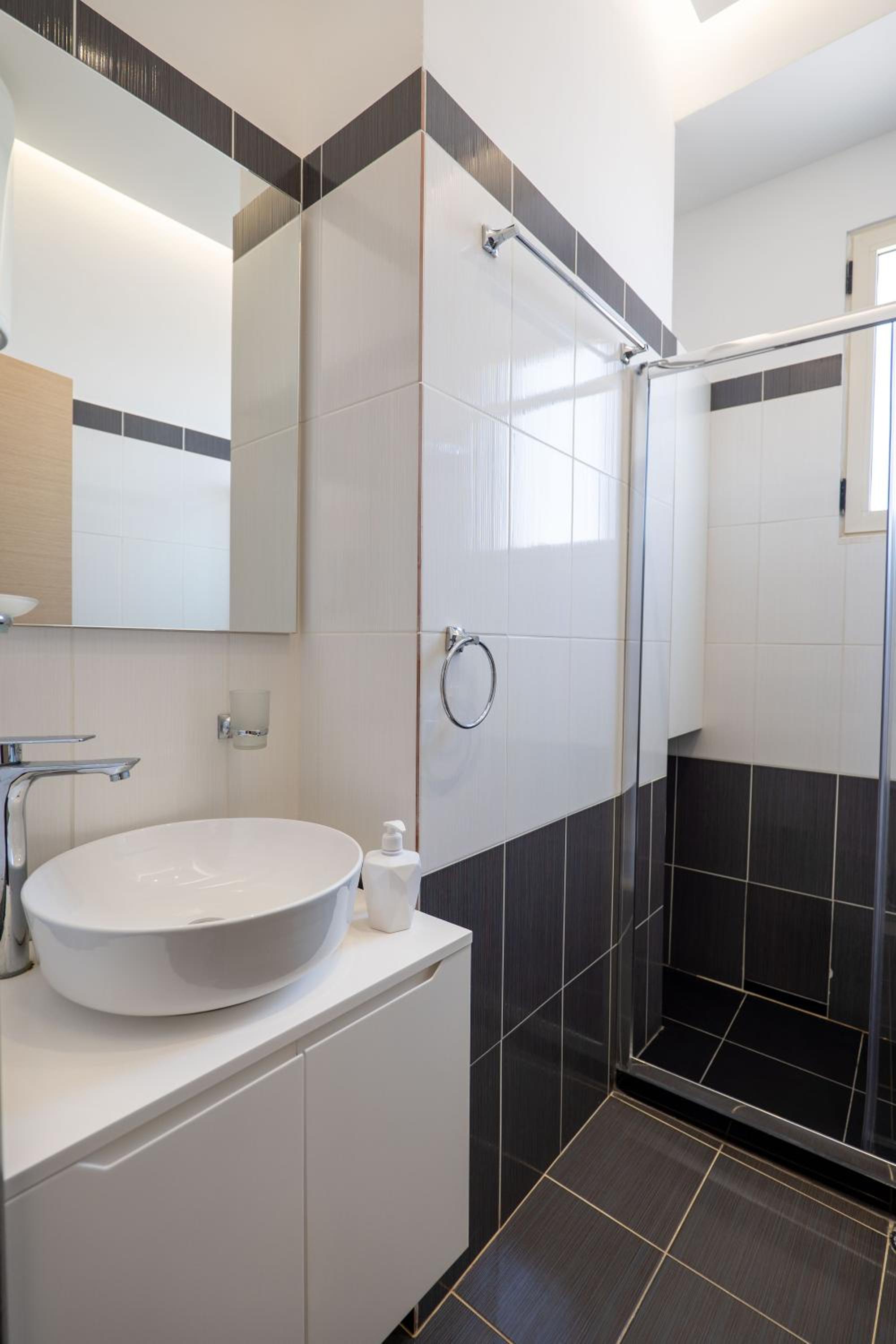 Domi Luxury beach view apartments in Saranda