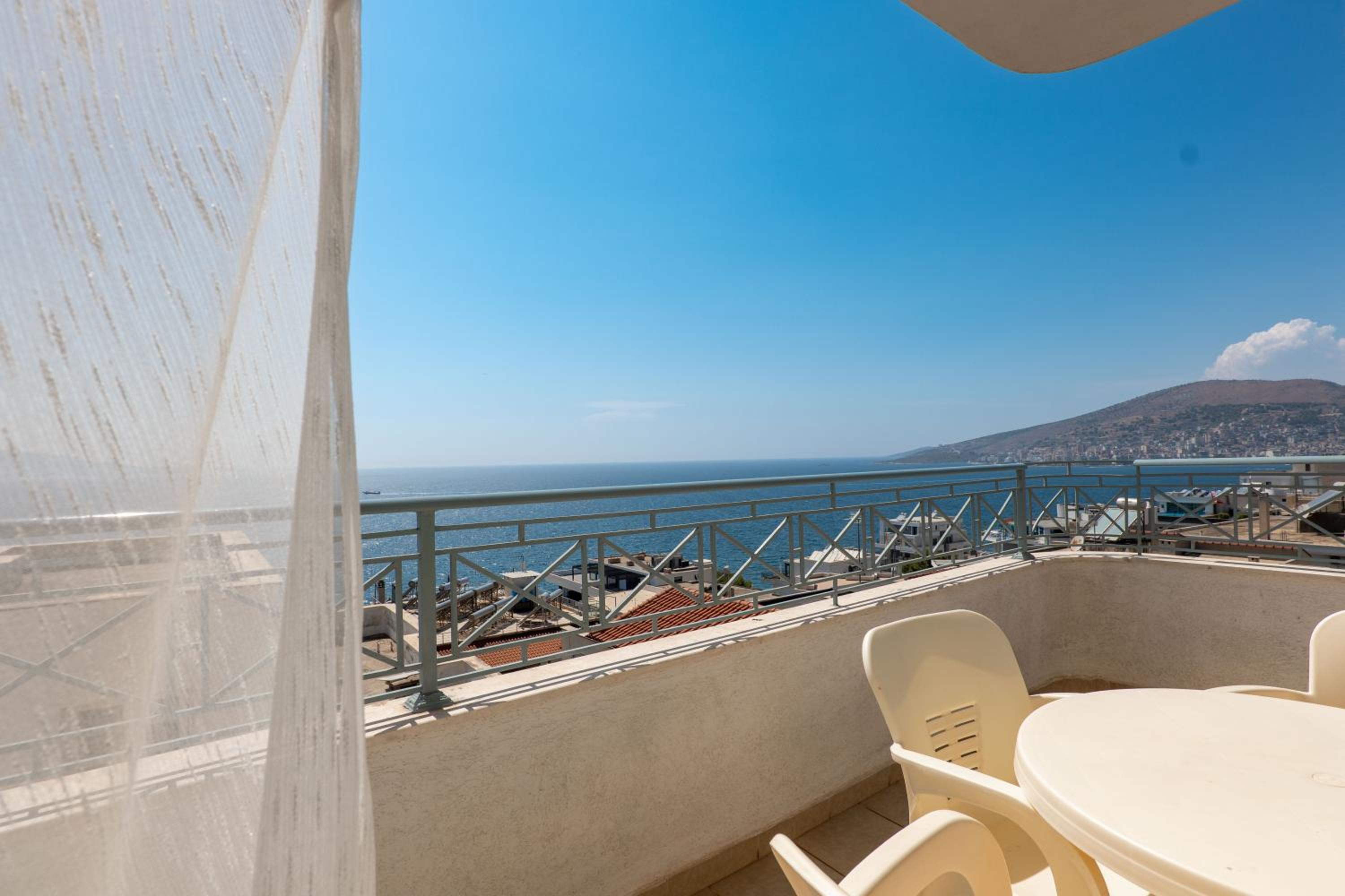 Domi Luxury beach view apartments in Saranda