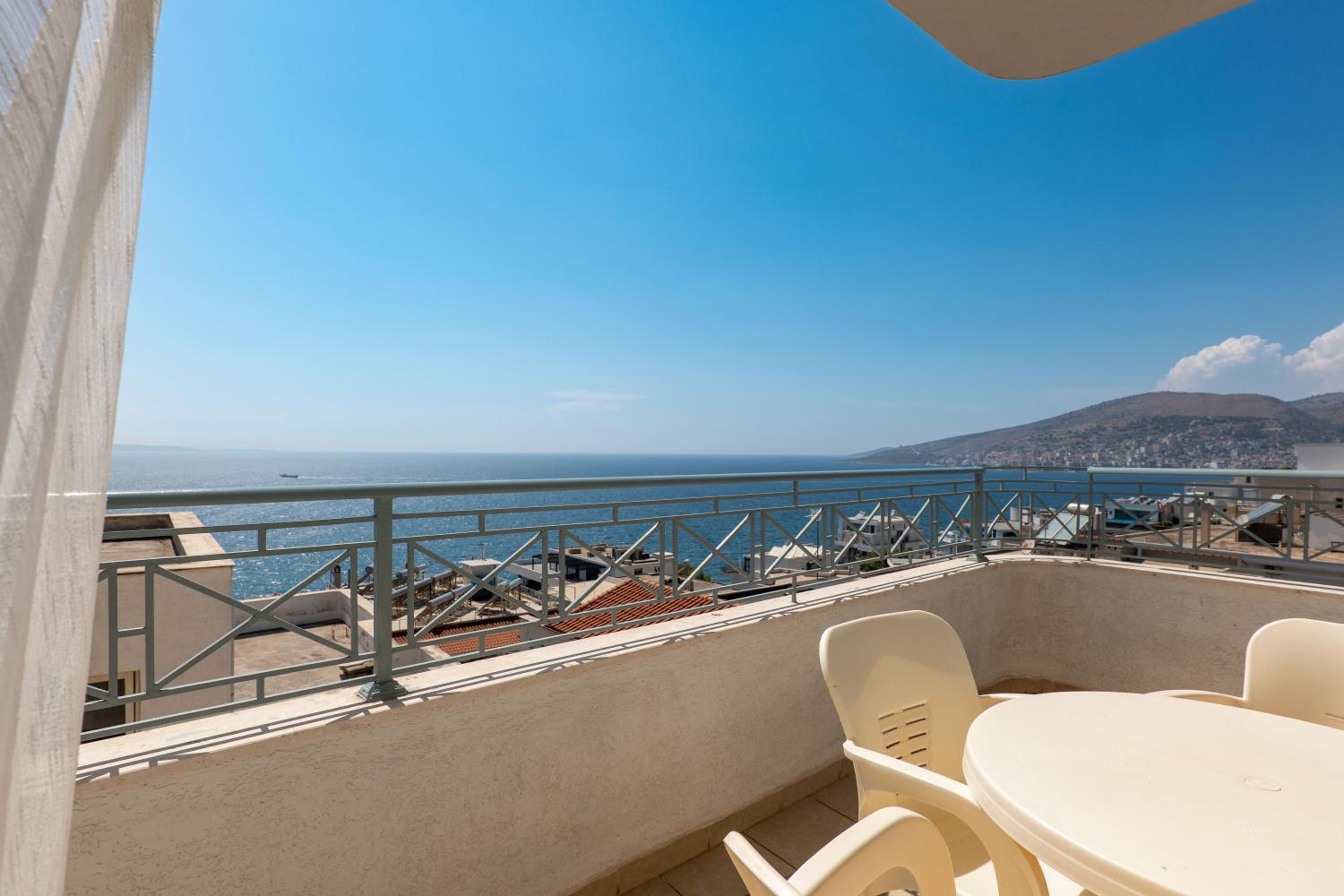 Domi Luxury beach view apartments in Saranda