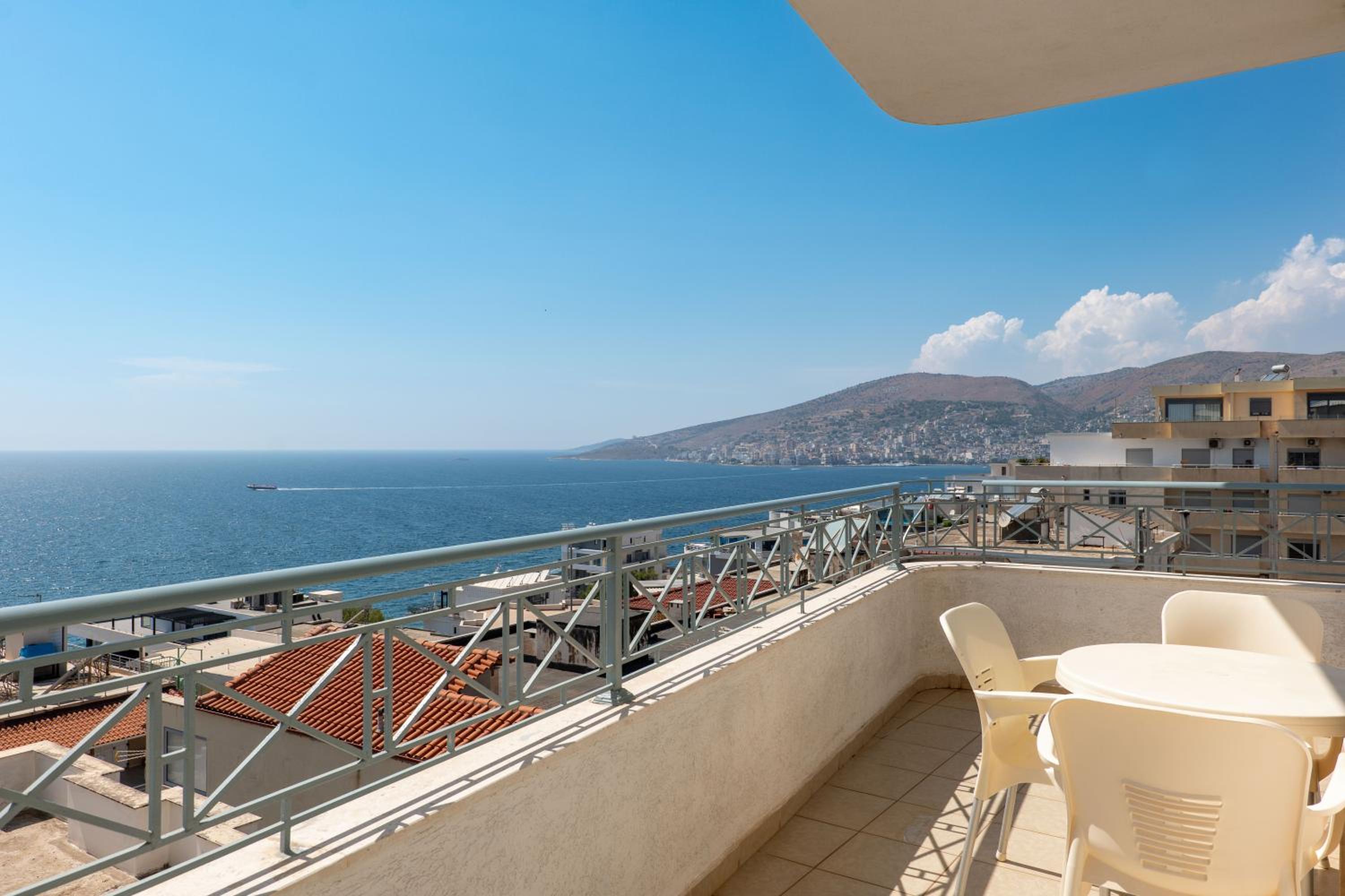 Domi Luxury beach view apartments in Saranda
