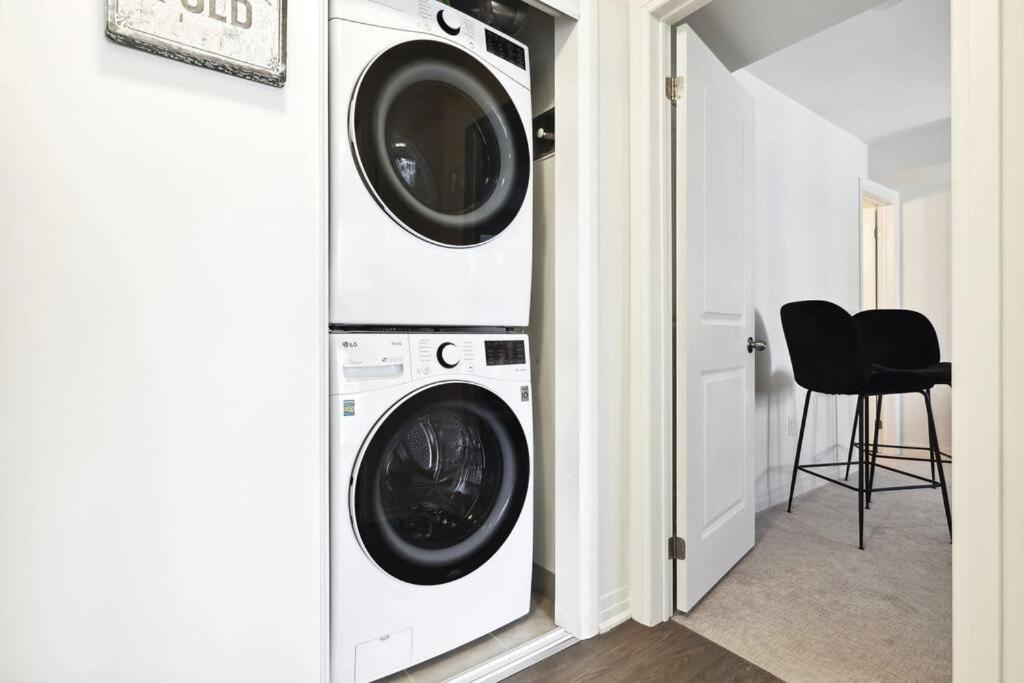 2 BedroomsWaterfront POM Serenity Escape