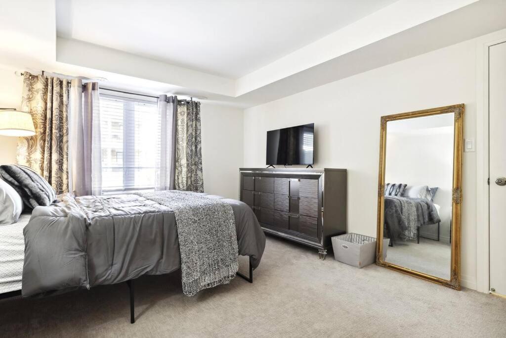 2 BedroomsWaterfront POM Serenity Escape