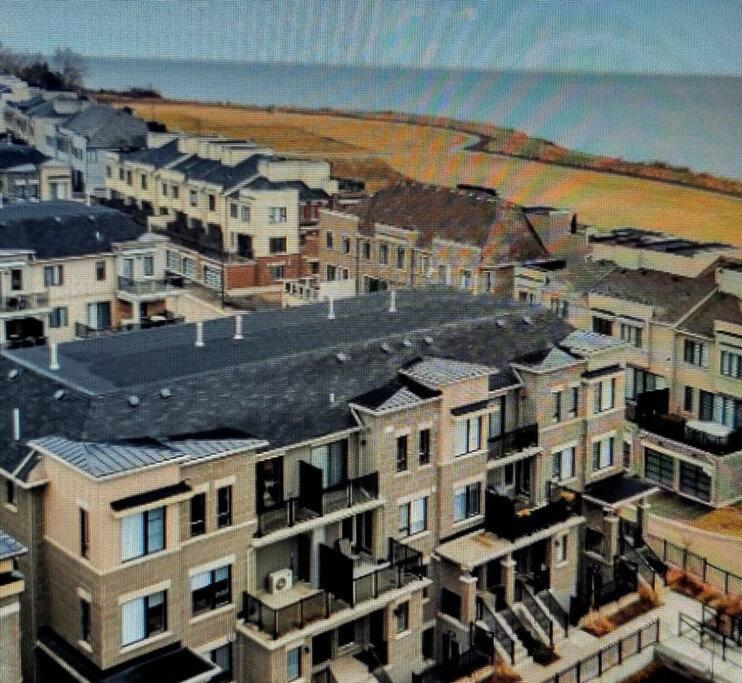 2 BedroomsWaterfront POM Serenity Escape