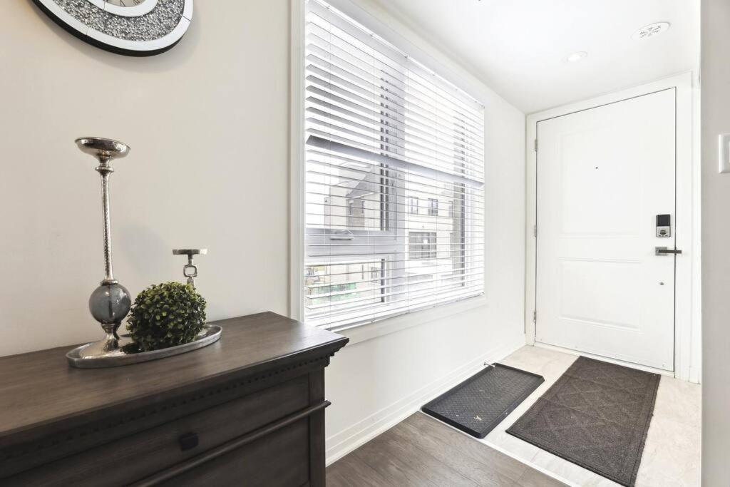 2 BedroomsWaterfront POM Serenity Escape