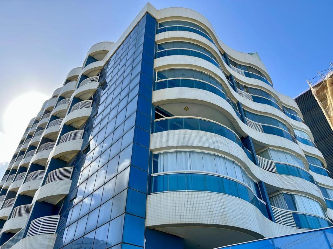 Apartamento frente mar em armação Salvador