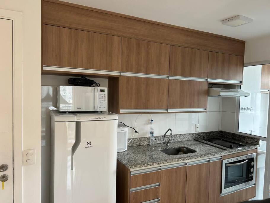 LK1005 Espaçoso Apartamento Com Vista da Vibrante Rua Augusta