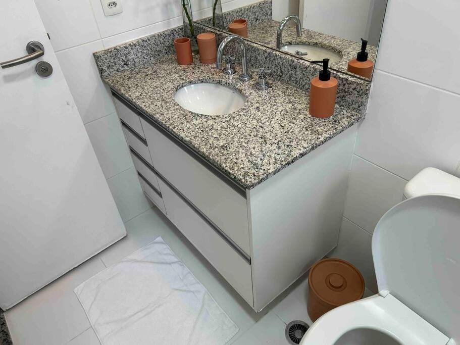 LK1005 Espaçoso Apartamento Com Vista da Vibrante Rua Augusta