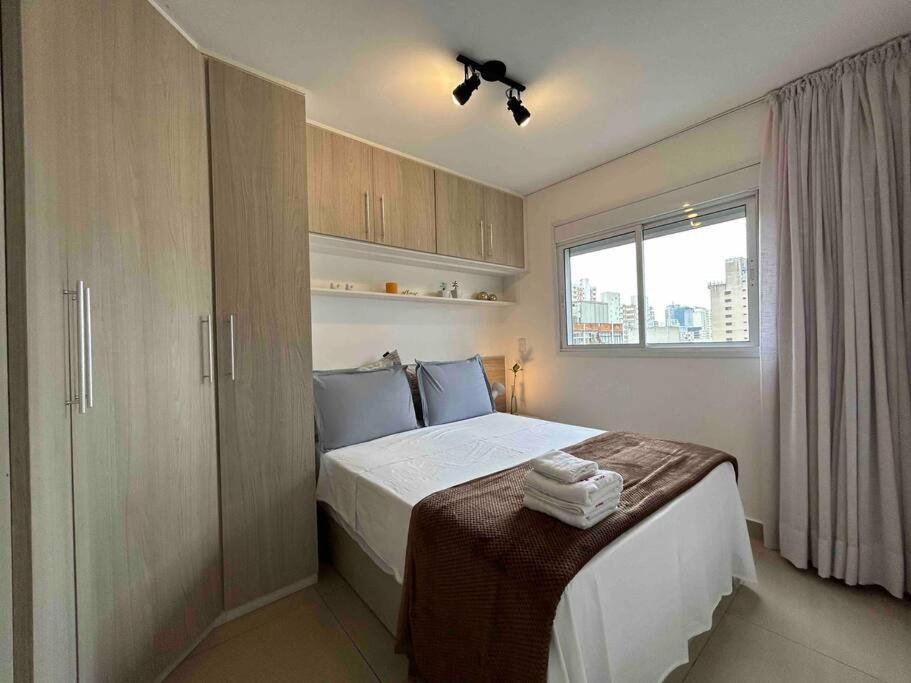 LK1005 Espaçoso Apartamento Com Vista da Vibrante Rua Augusta