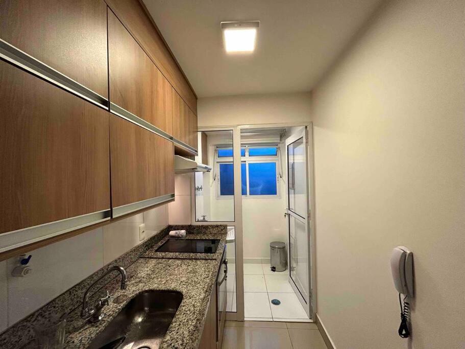 LK1005 Espaçoso Apartamento Com Vista da Vibrante Rua Augusta