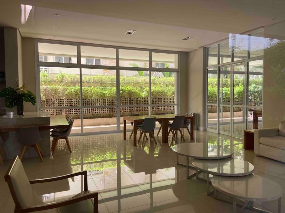 LK1005 Espaçoso Apartamento Com Vista da Vibrante Rua Augusta
