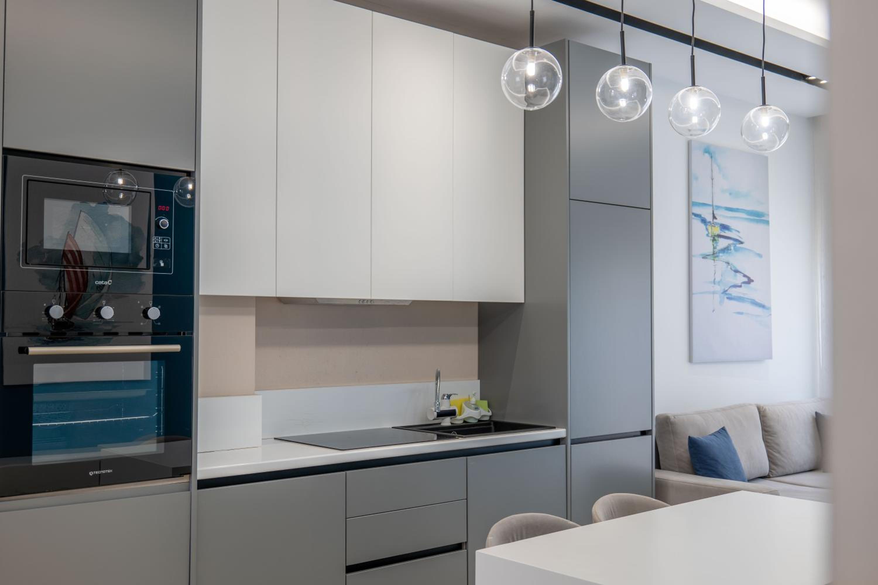 Domi Luxury beach view apartments in Saranda