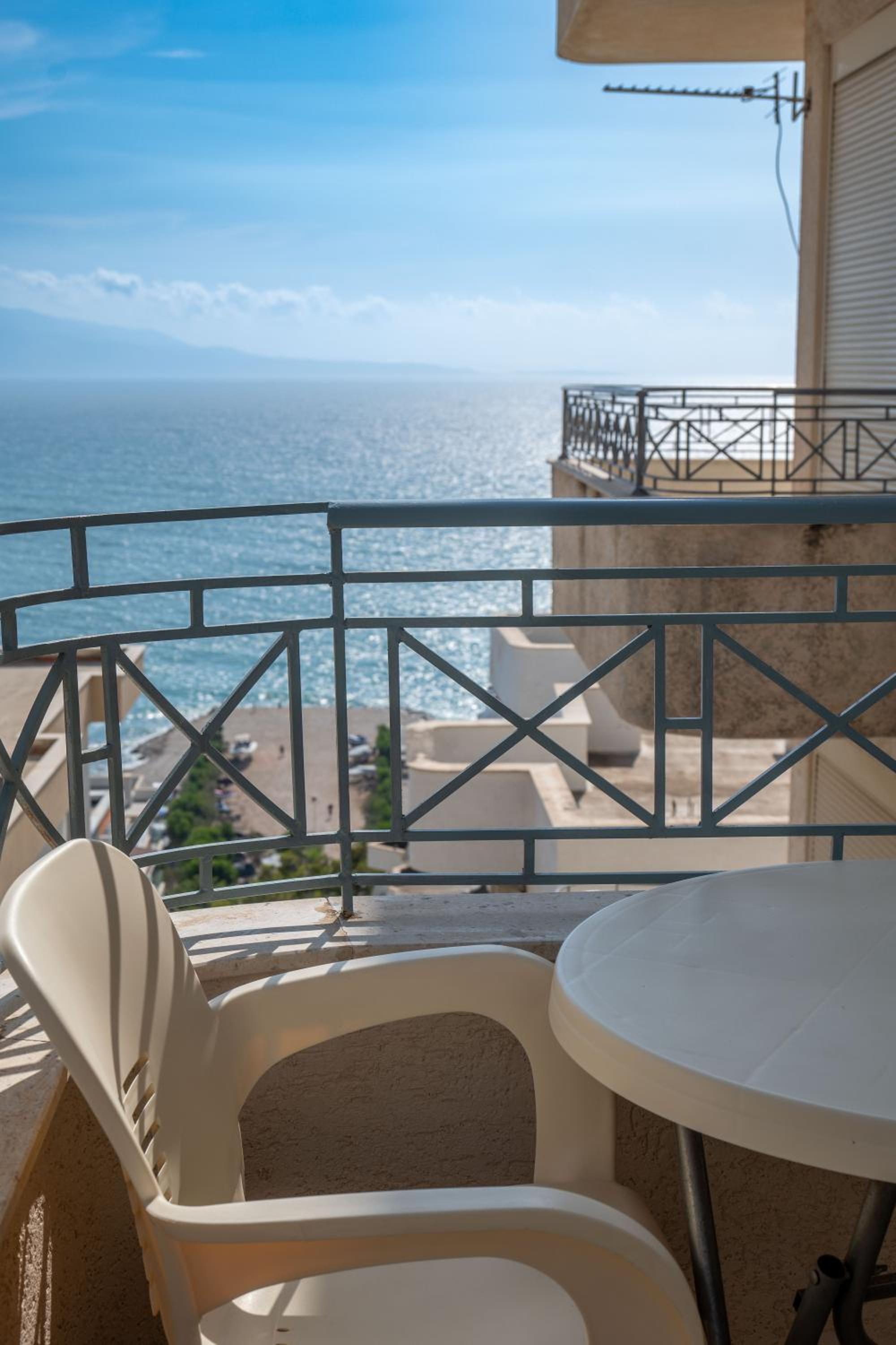 Domi Luxury beach view apartments in Saranda