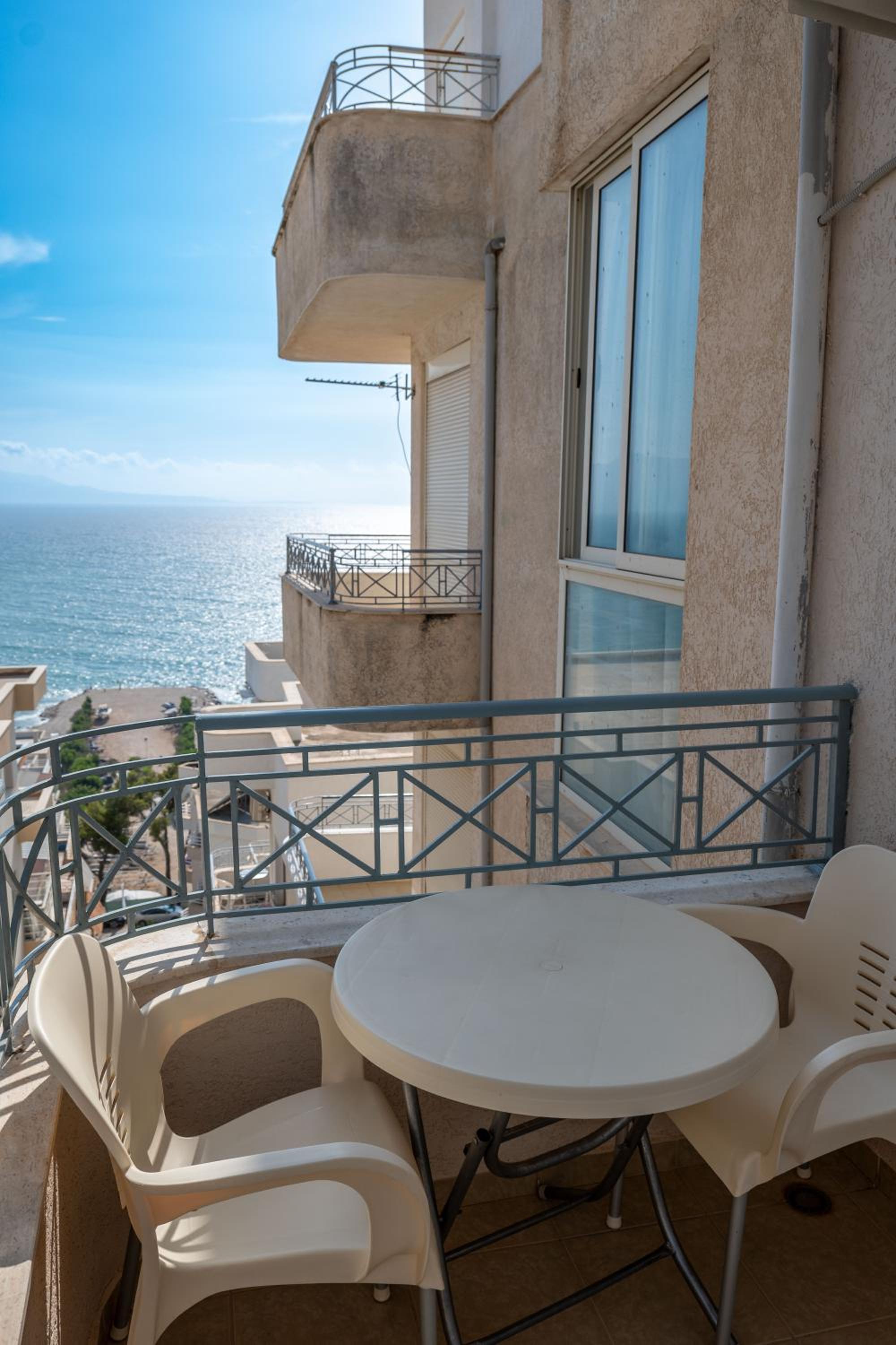 Domi Luxury beach view apartments in Saranda