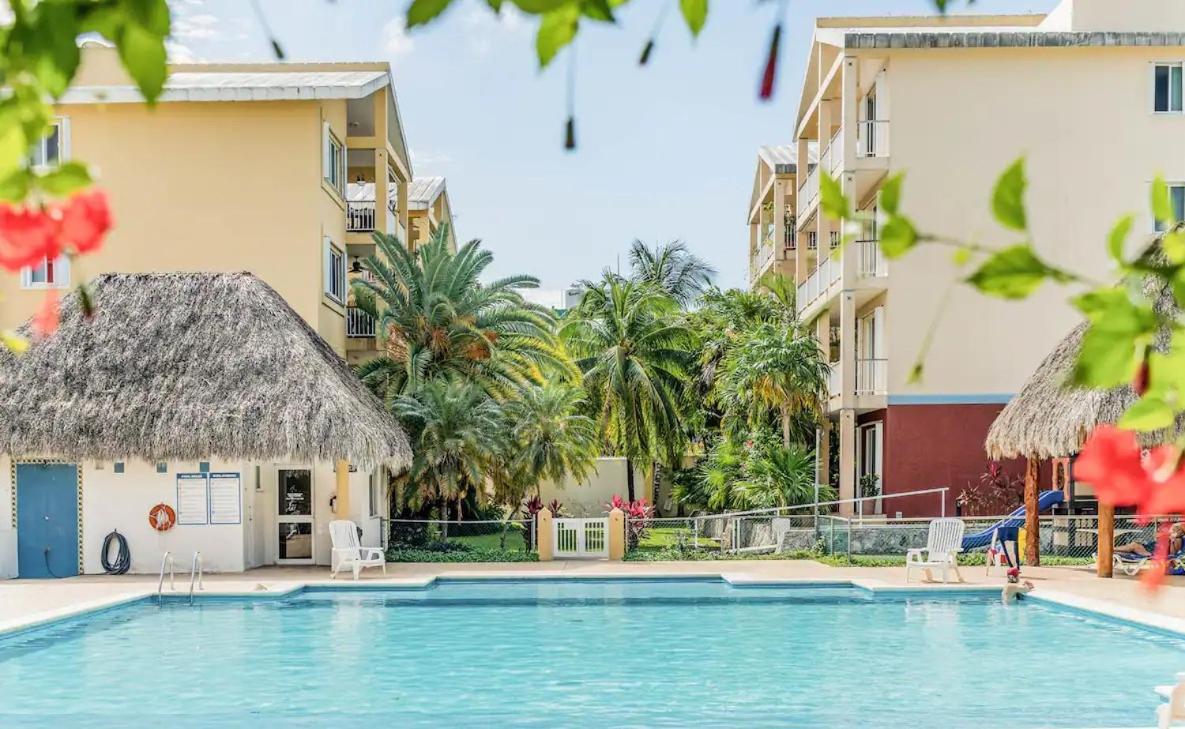 Luxury Island Life Apartment view 3