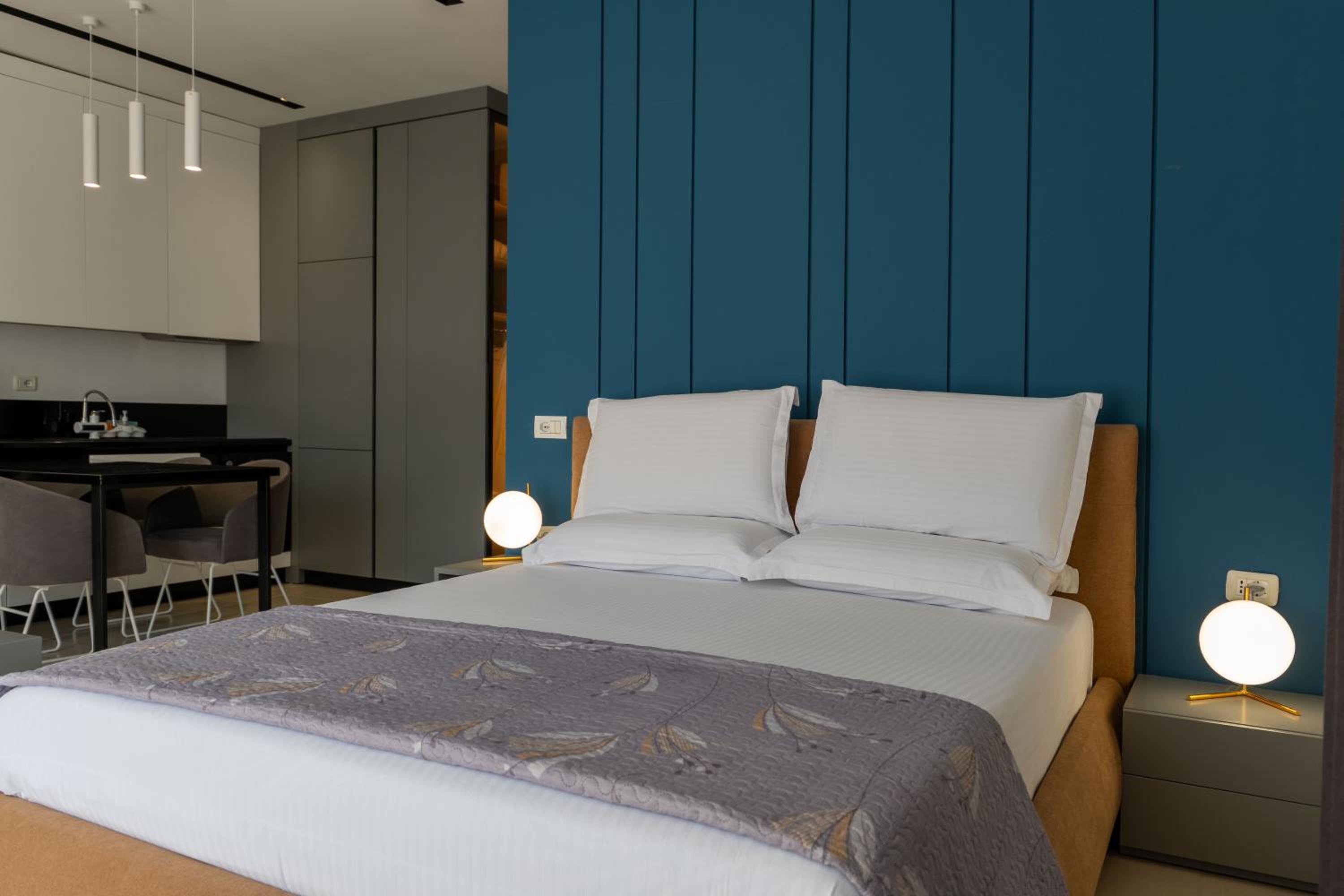 Domi Luxury beach view apartments in Saranda