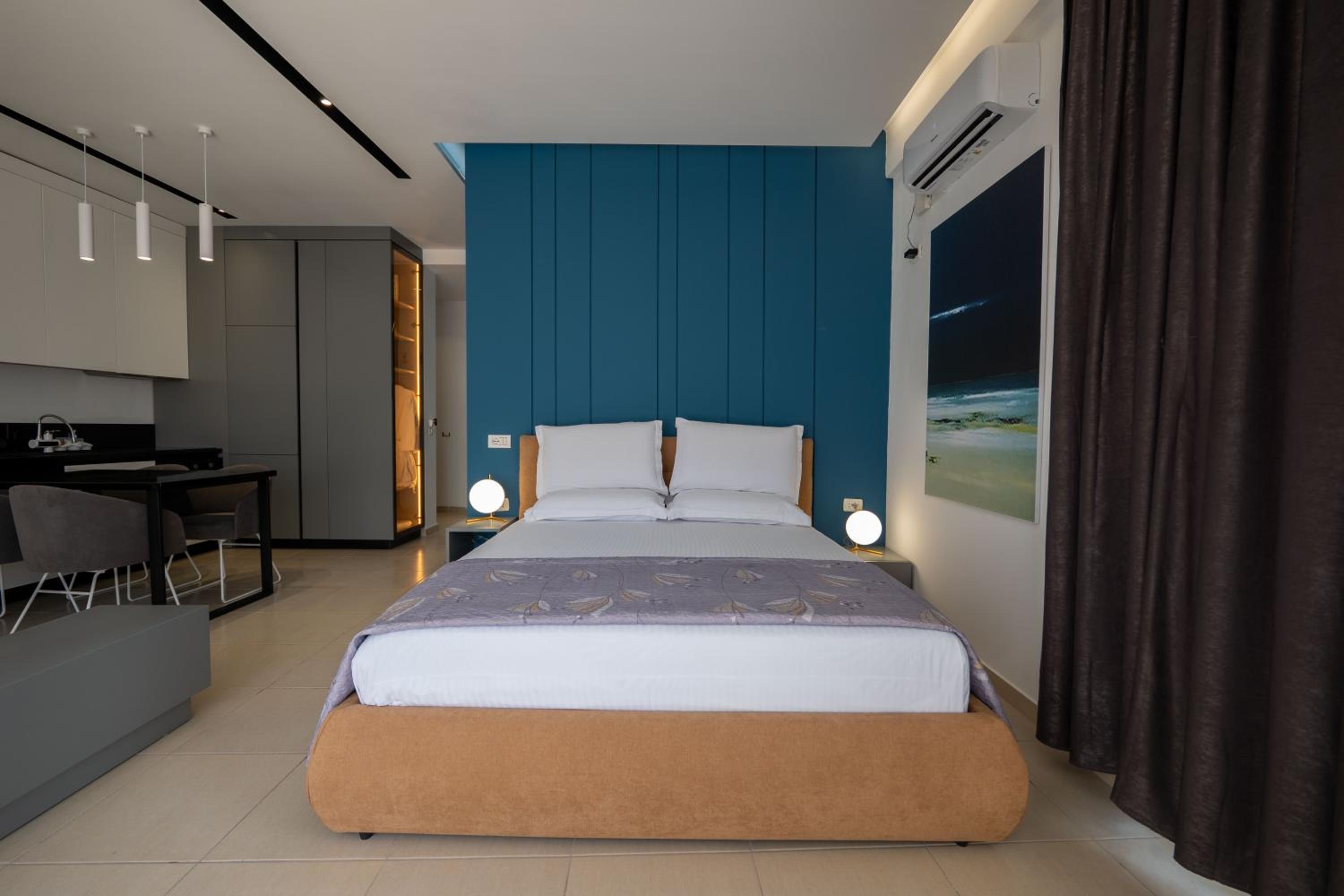 Domi Luxury beach view apartments in Saranda