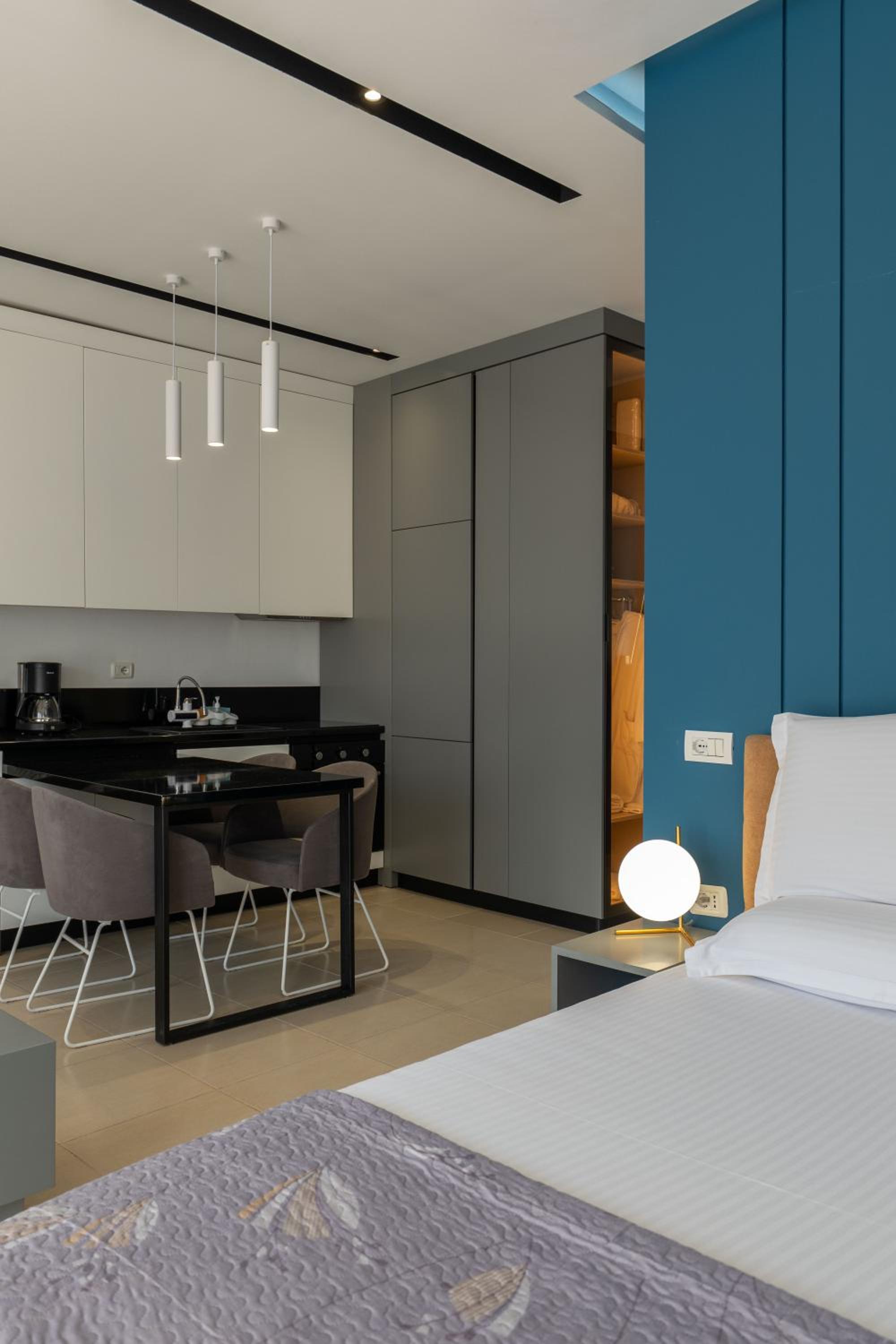 Domi Luxury beach view apartments in Saranda
