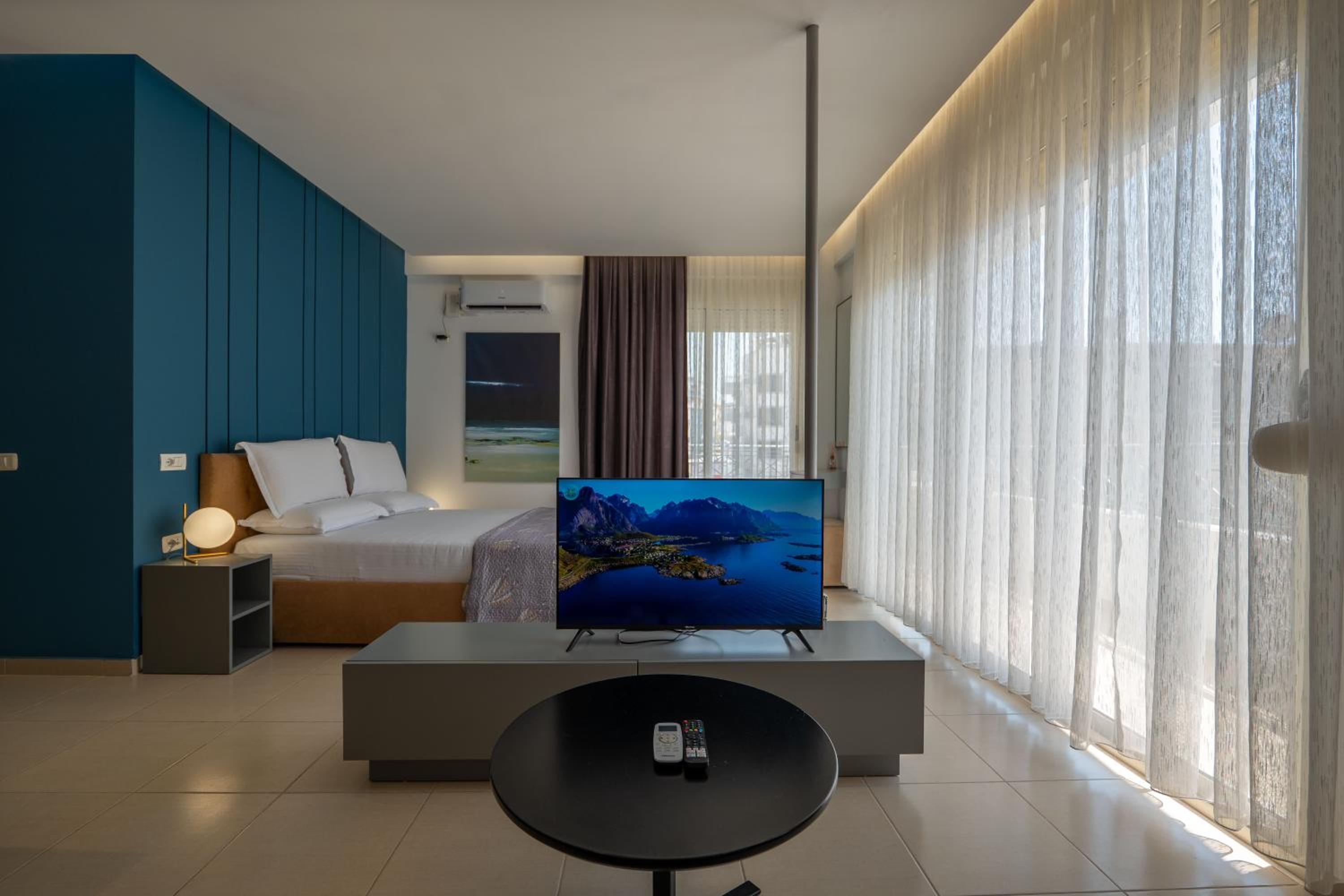Domi Luxury beach view apartments in Saranda
