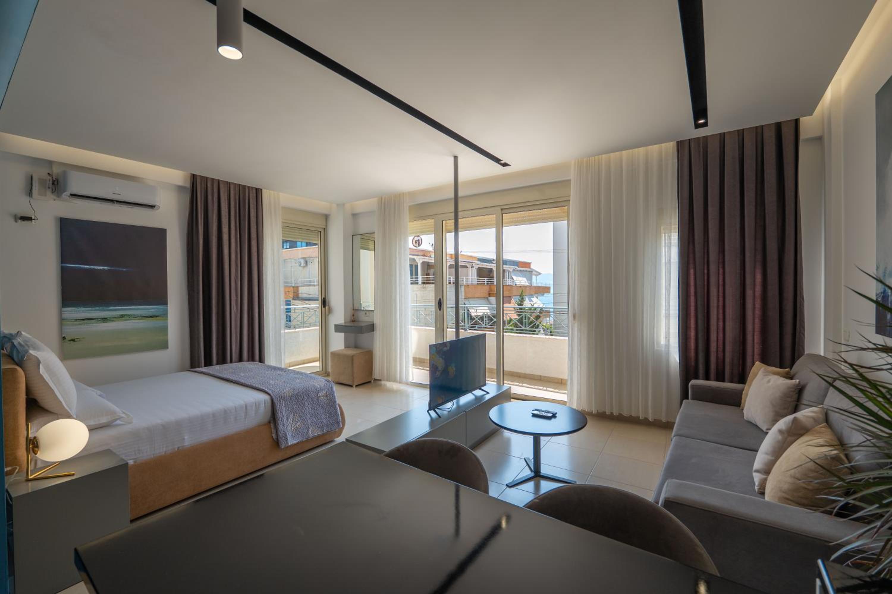 Domi Luxury beach view apartments in Saranda