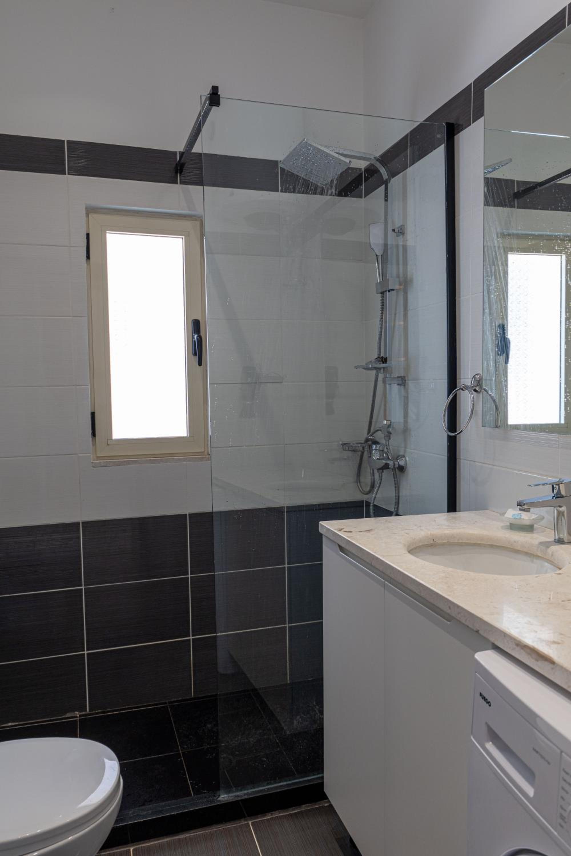 Domi Luxury beach view apartments in Saranda