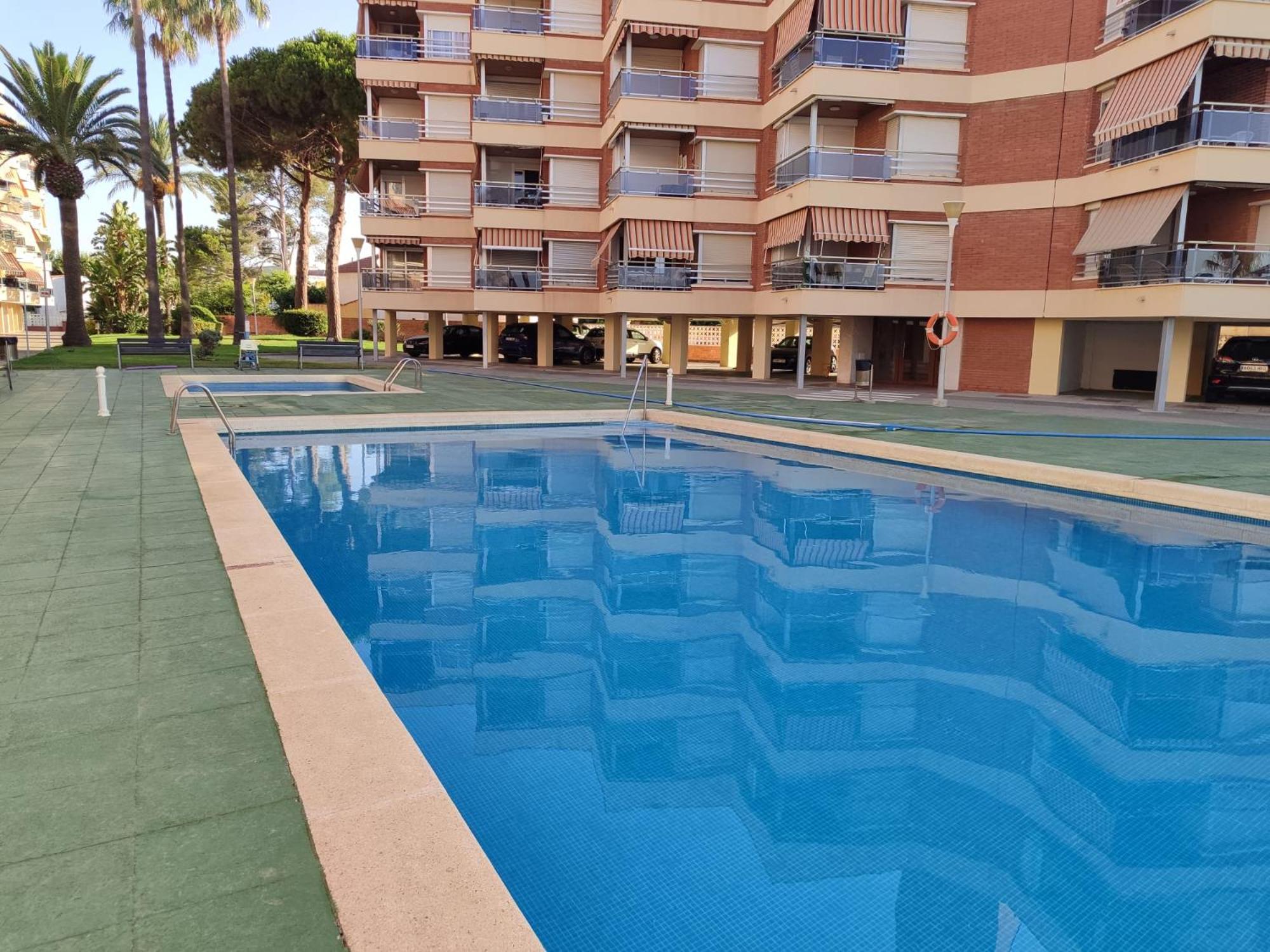 Cambrils playa y piscina