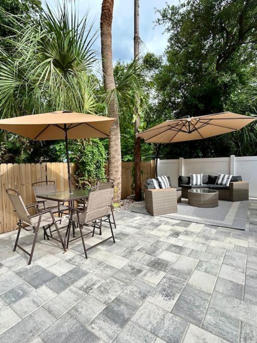 4 Bedroom House Near Downtown Tampa Sleeps 12 Pool Private Patio Pet Friendly view 3