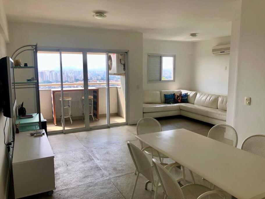 Apartamento inteiro 3 ambientes 3 WCs 2 vagas gigantes e iMac