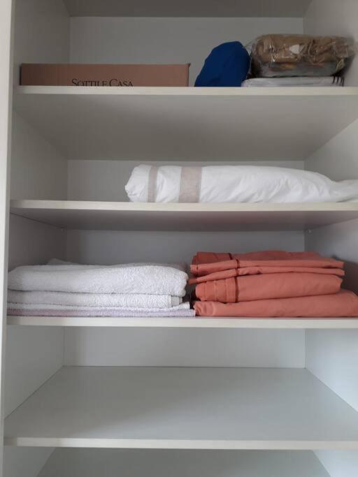 Apartamento inteiro 3 ambientes 3 WCs 2 vagas gigantes e iMac