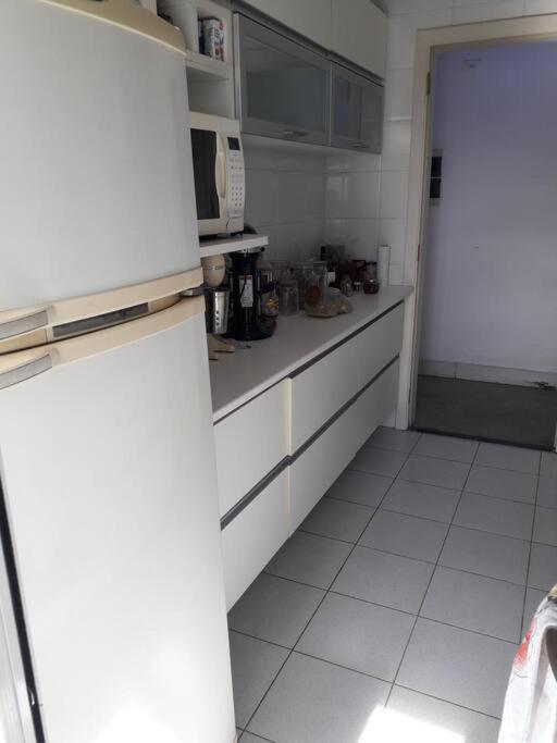 Apartamento inteiro 3 ambientes 3 WCs 2 vagas gigantes e iMac