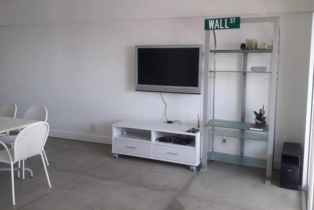 Apartamento inteiro 3 ambientes 3 WCs 2 vagas gigantes e iMac