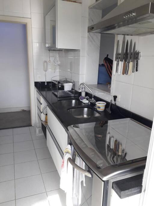 Apartamento inteiro 3 ambientes 3 WCs 2 vagas gigantes e iMac