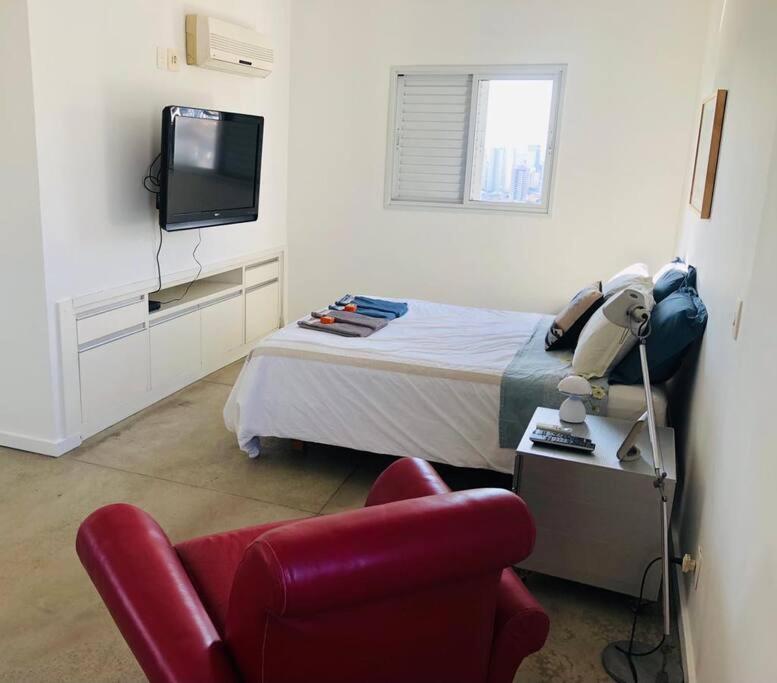 Apartamento inteiro 3 ambientes 3 WCs 2 vagas gigantes e iMac