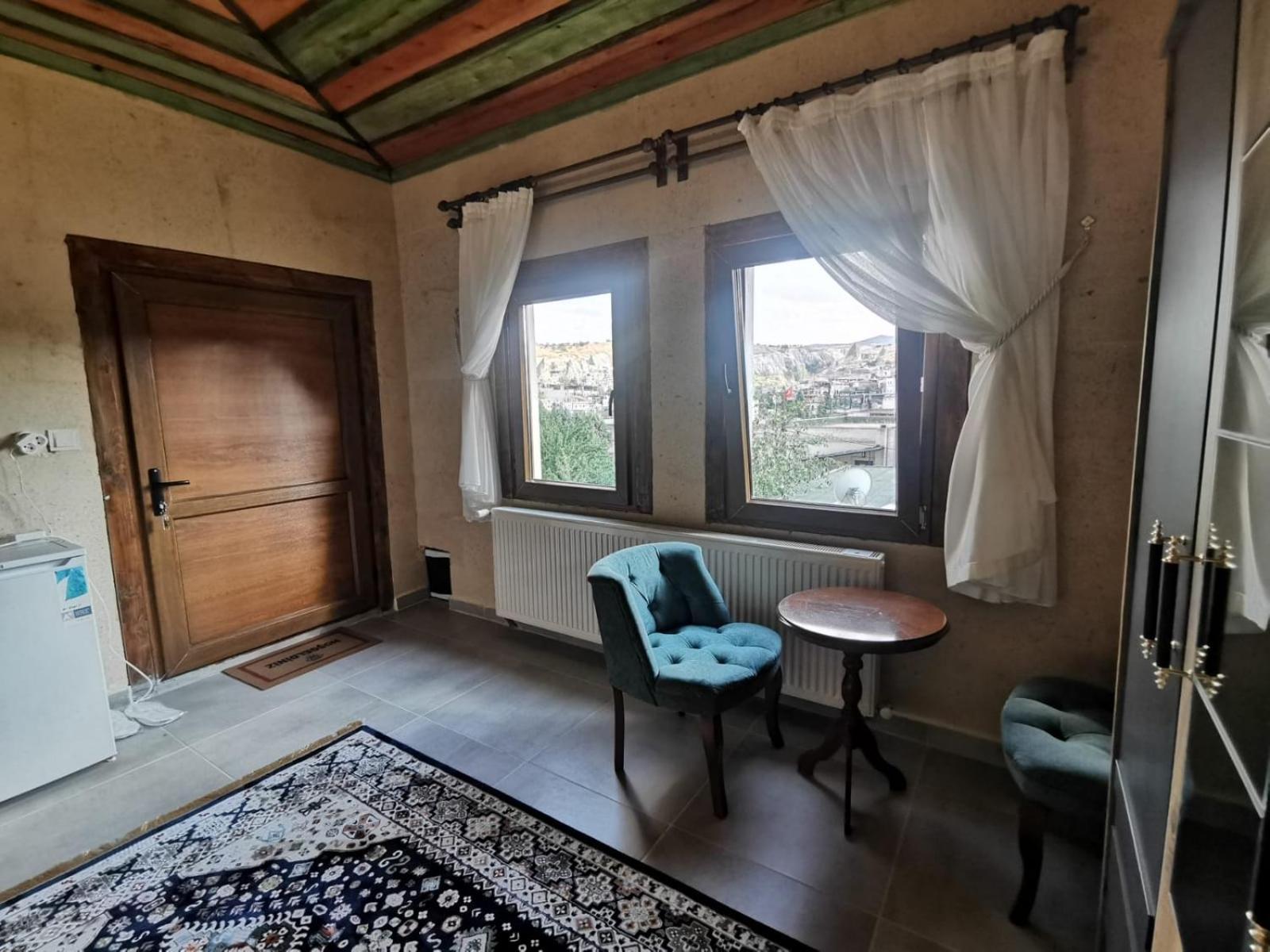 Falcon Cave Suites - Image 44